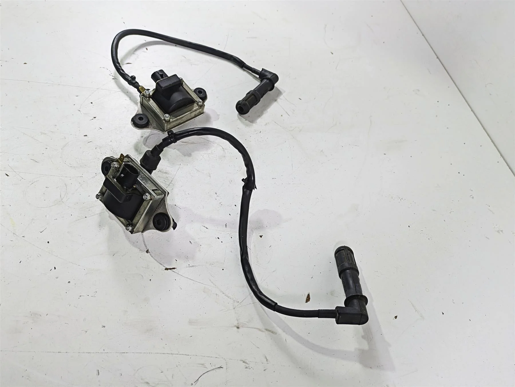 2016 Moto Guzzi Stelvio 1200 8V NTX Ignition Coil Wires Plugs Set GU30716500 - Image 4