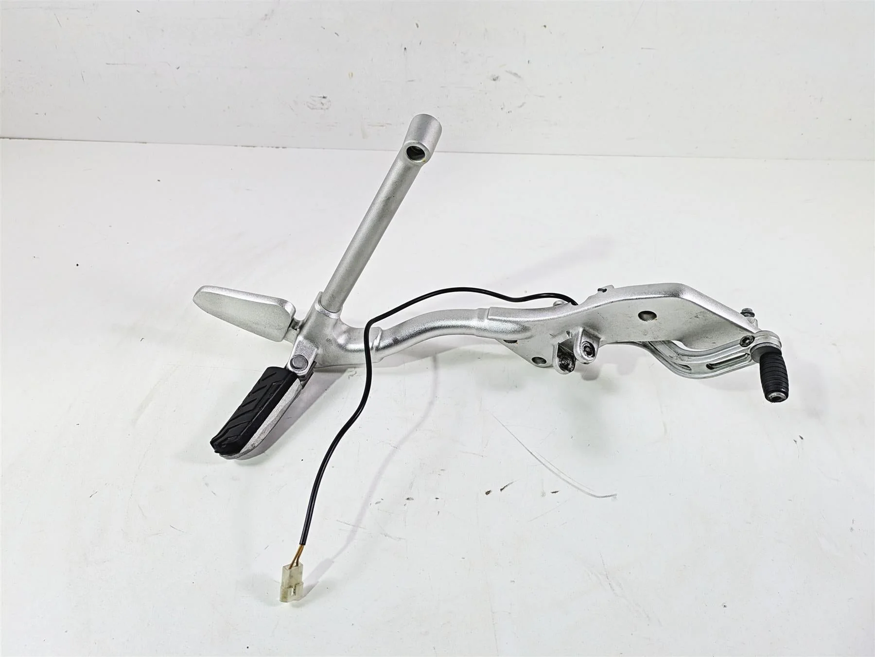 2016 Moto Guzzi Stelvio 1200 8V NTX Right Footpeg Mount & Brake Pedal 886987