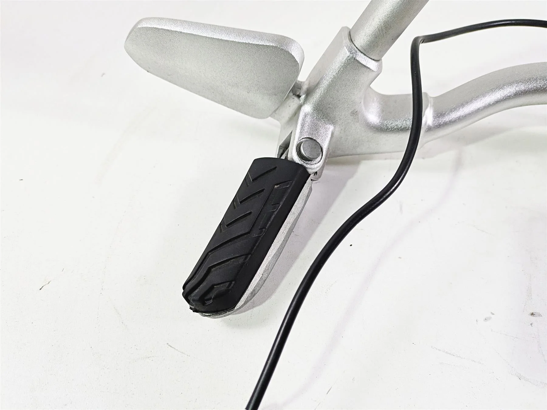 2016 Moto Guzzi Stelvio 1200 8V NTX Right Footpeg Mount & Brake Pedal 886987 - Image 9