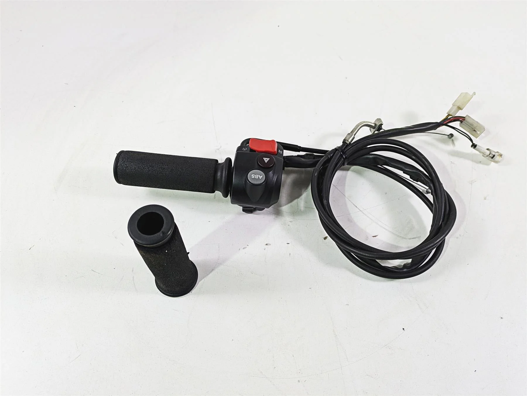2016 Moto Guzzi Stelvio 1200 8V NTX Right Hand Abs Control Switch 886159 - Image 3