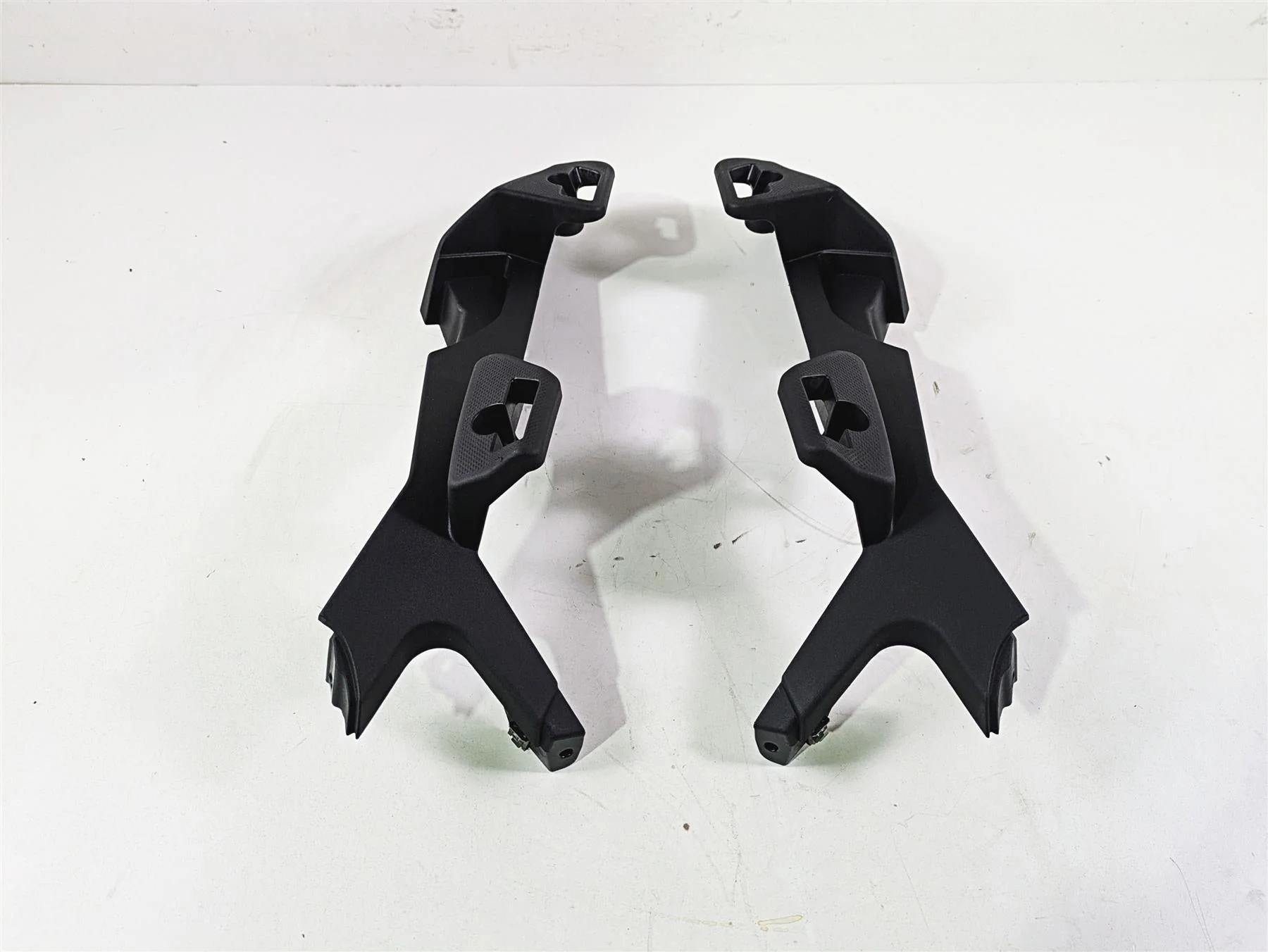 2016 Moto Guzzi Stelvio 1200 8V NTX Saddlebag Holder Bracket Set 886206 886207
