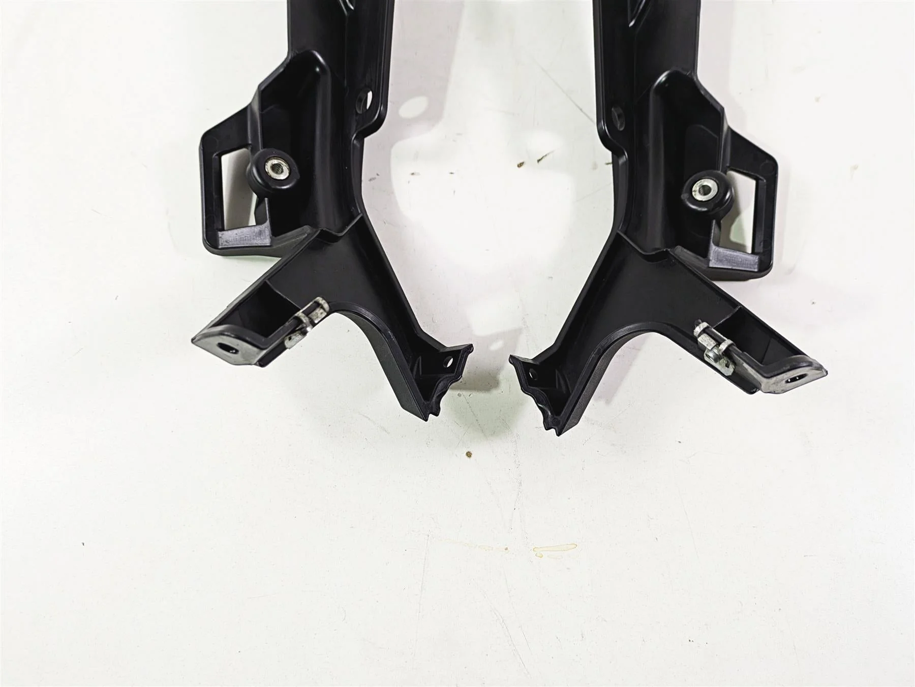 2016 Moto Guzzi Stelvio 1200 8V NTX Saddlebag Holder Bracket Set 886206 886207 - Image 12