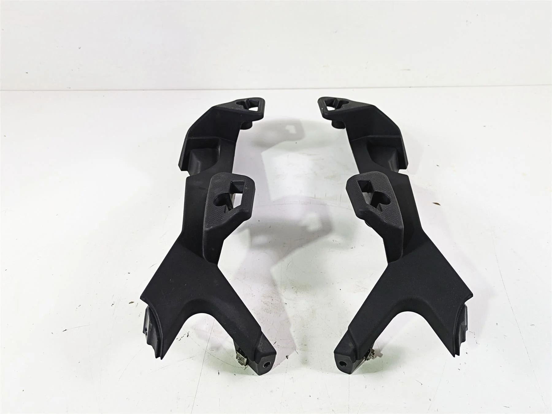 2016 Moto Guzzi Stelvio 1200 8V NTX Saddlebag Mounts Set 886207 886208 - Image 12