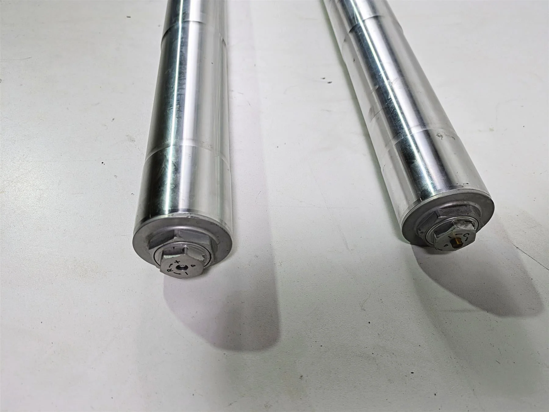 2016 Moto Guzzi Stelvio 1200 8V NTX Straight 2A Front Fork Leg Set - Read 887091 - Image 7