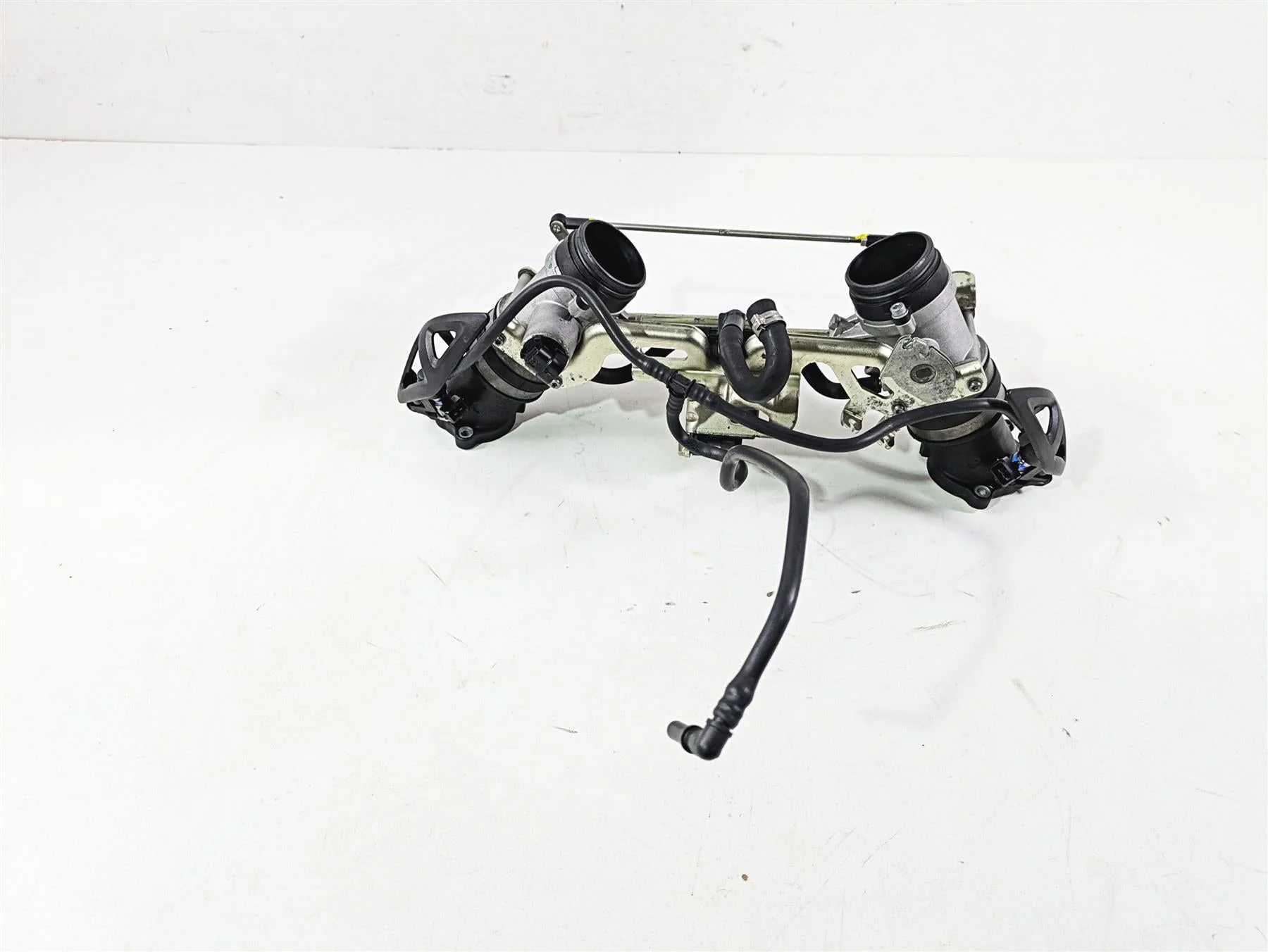 2016 Moto Guzzi Stelvio 1200 8V NTX Throttle Body Fuel Injection Set 880270 - Image 3
