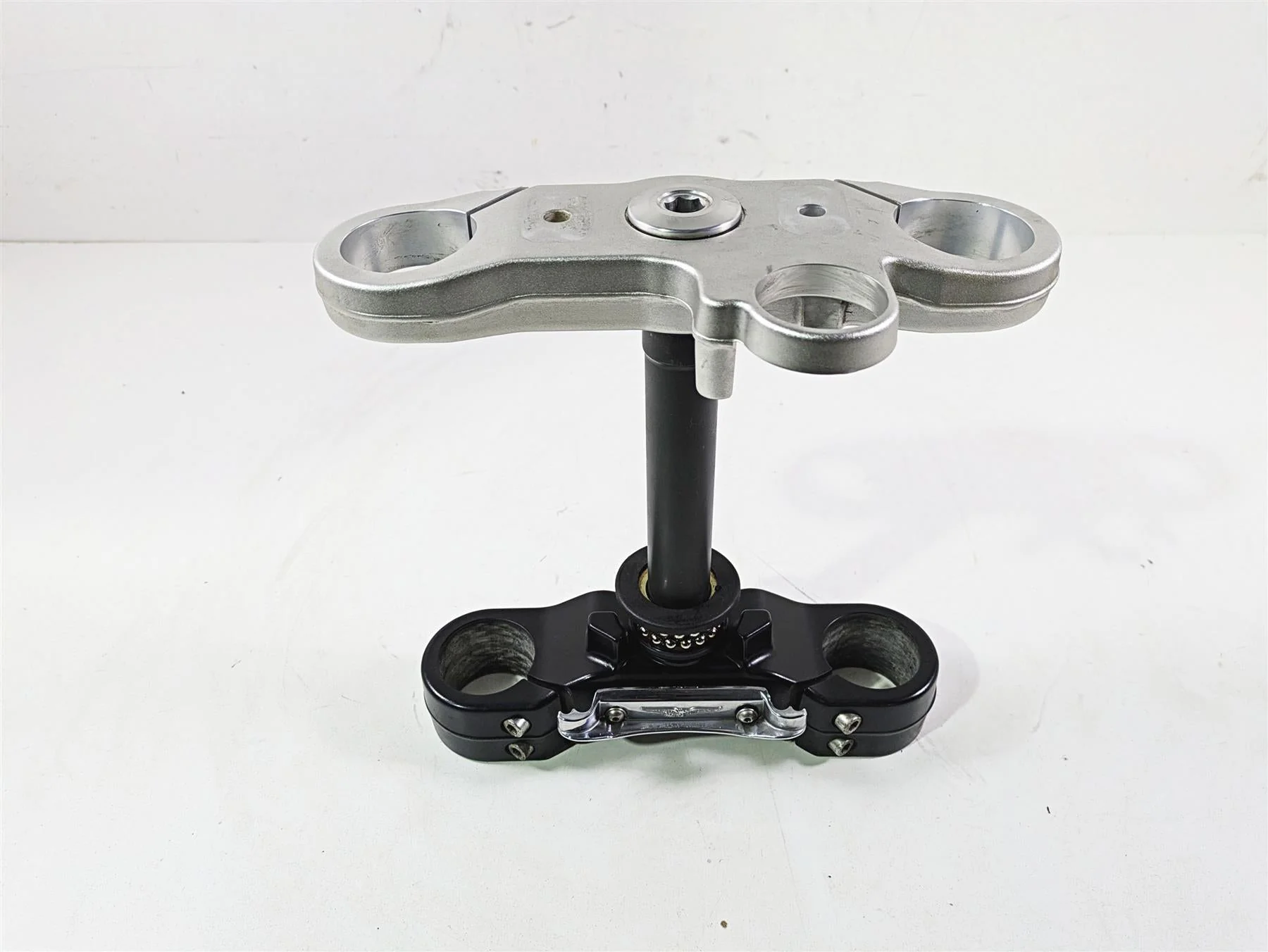 2016 Moto Guzzi Stelvio 1200 8V NTX Upper & Lower Triple Tree Set 886202 886199 - Image 3