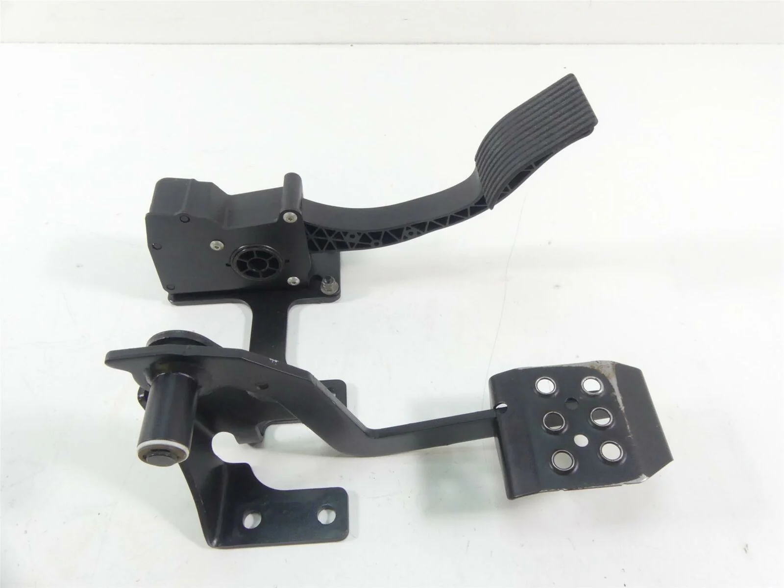2016 Polaris RZR1000 XP Turbo EPS Brake & Accelerate Foot Pedal Set 4014042 - Image 4