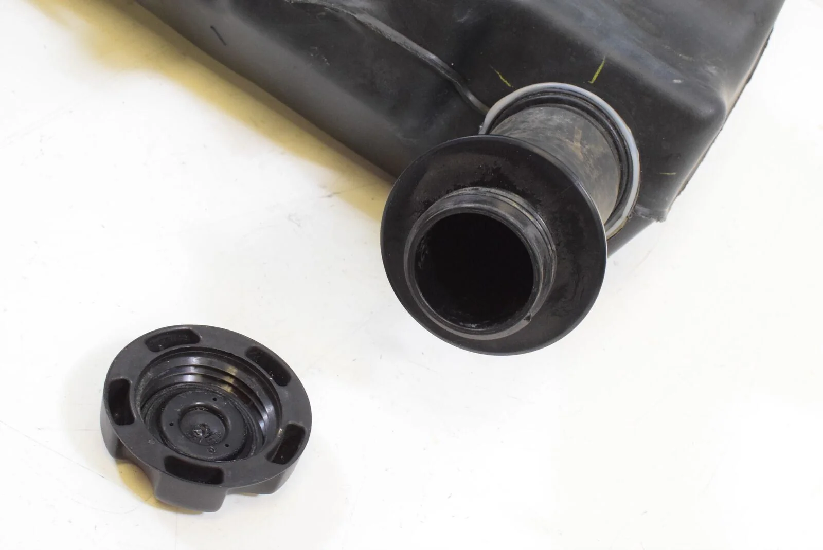 2016 Polaris Sportsman 850 High Lifter Fuel Gas Petrol Reservoir Tank 5451636 - Image 8