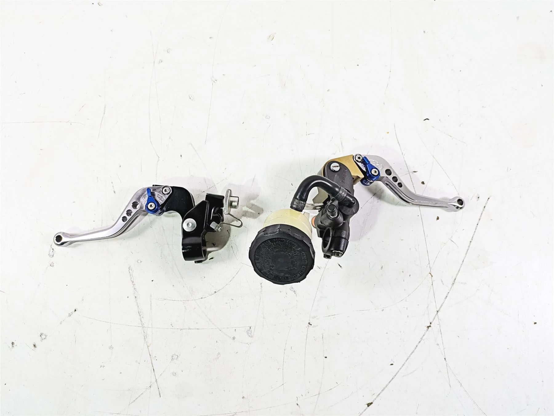 2016 Suzuki GSXR1000 Front Radial Brake Master Cylinder Nissin 11/16 59600-47H00 - Image 3