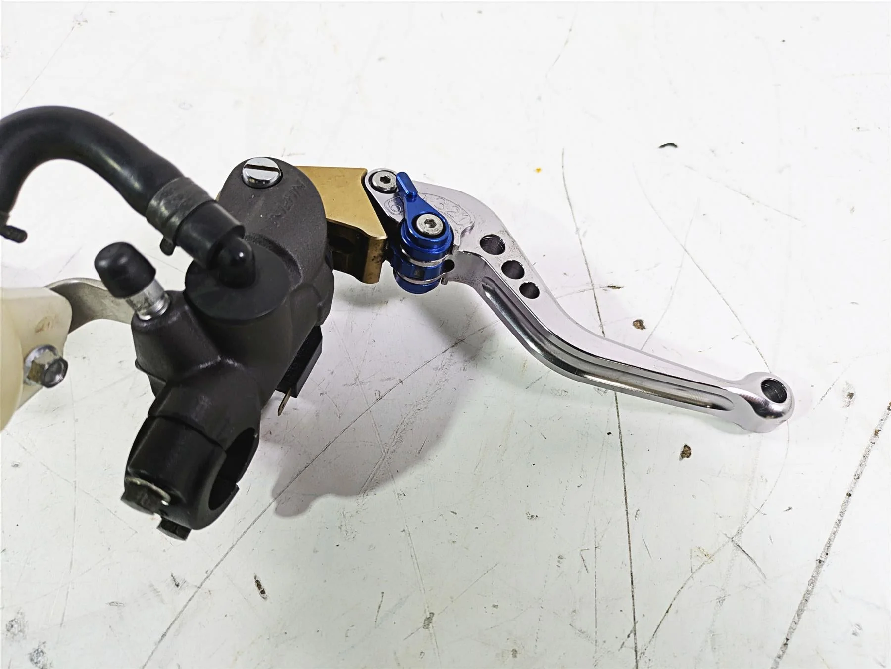2016 Suzuki GSXR1000 Front Radial Brake Master Cylinder Nissin 11/16 59600-47H00 - Image 4