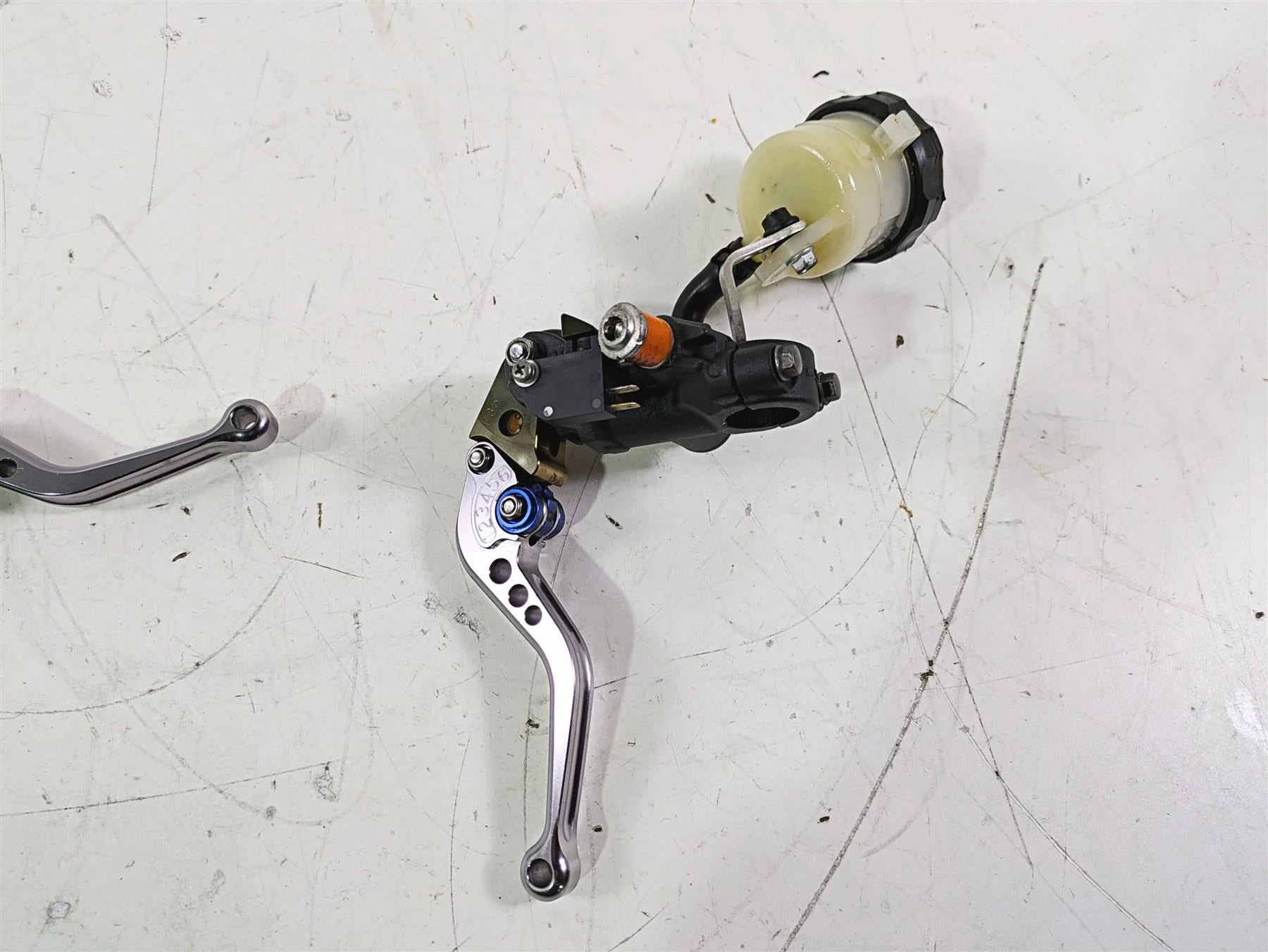 2016 Suzuki GSXR1000 Front Radial Brake Master Cylinder Nissin 11/16 59600-47H00 - Image 6