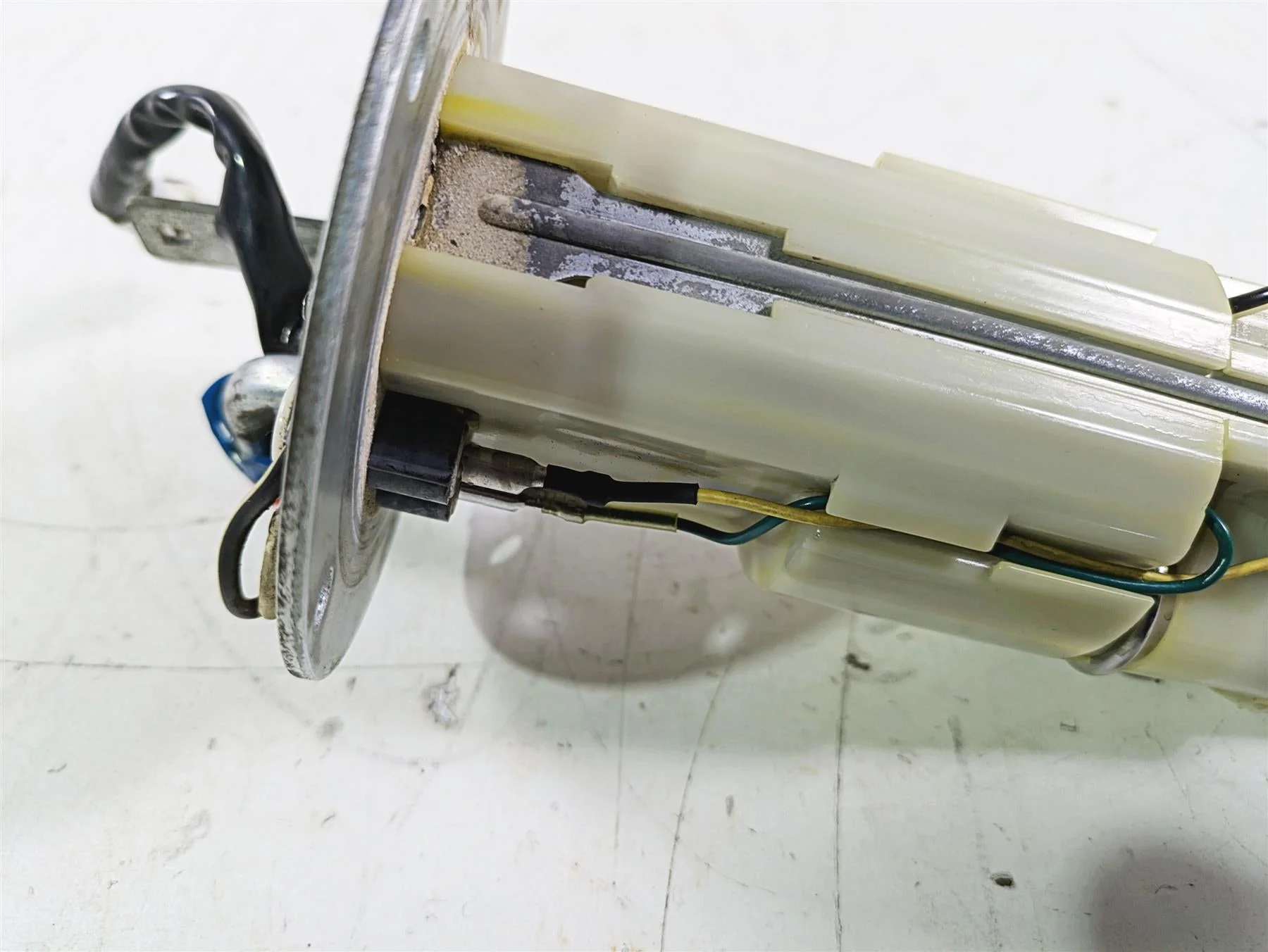 2016 Suzuki GSXR1000 Fuel Gas Petrol Pump - Tested 15100-47H10 - Image 12