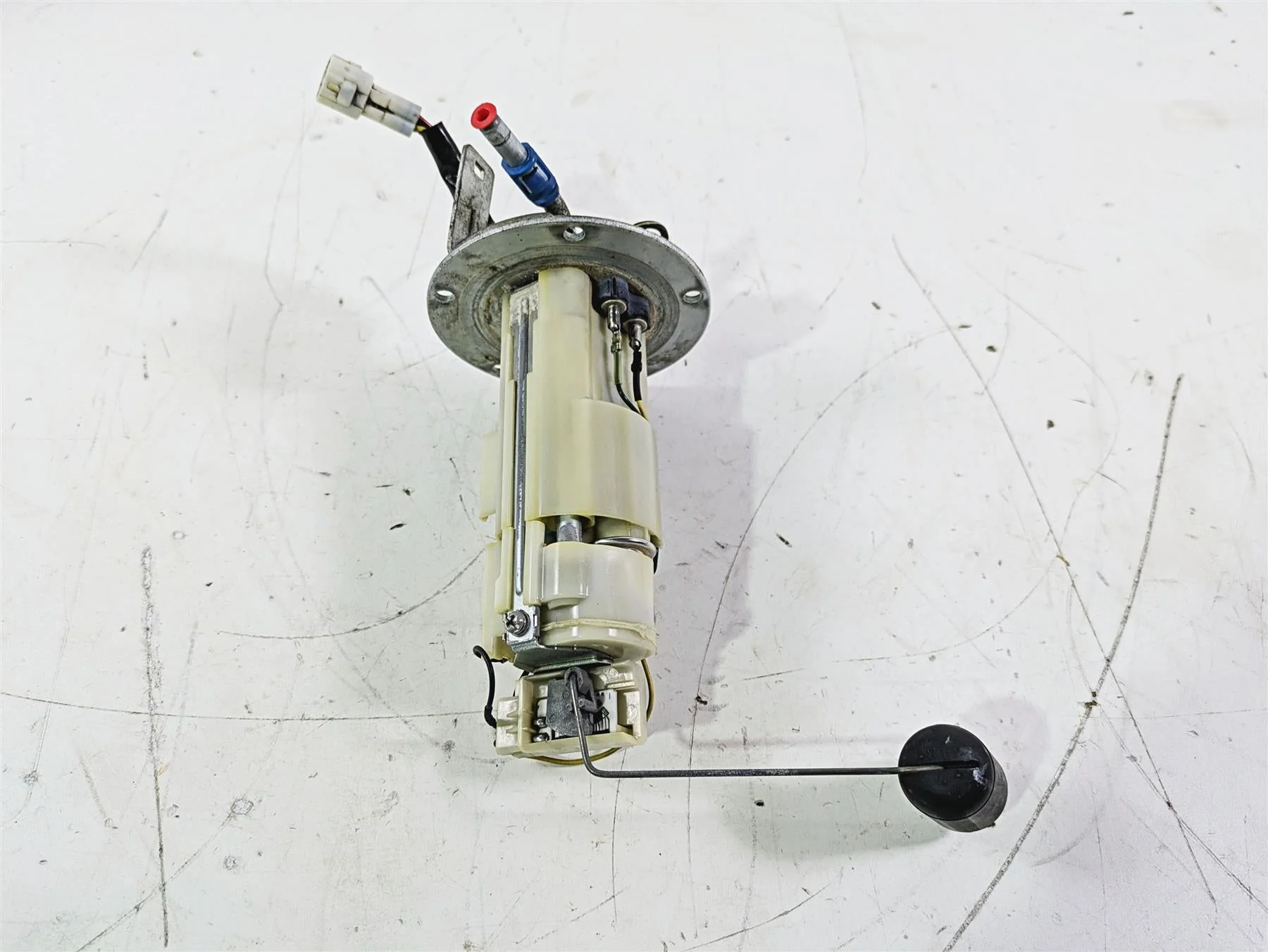 2016 Suzuki GSXR1000 Fuel Gas Petrol Pump - Tested 15100-47H10 - Image 2