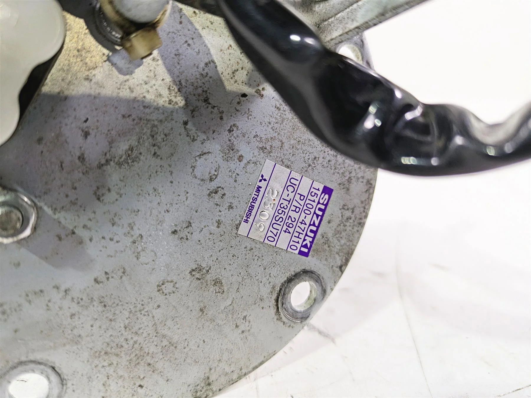 2016 Suzuki GSXR1000 Fuel Gas Petrol Pump - Tested 15100-47H10 - Image 4