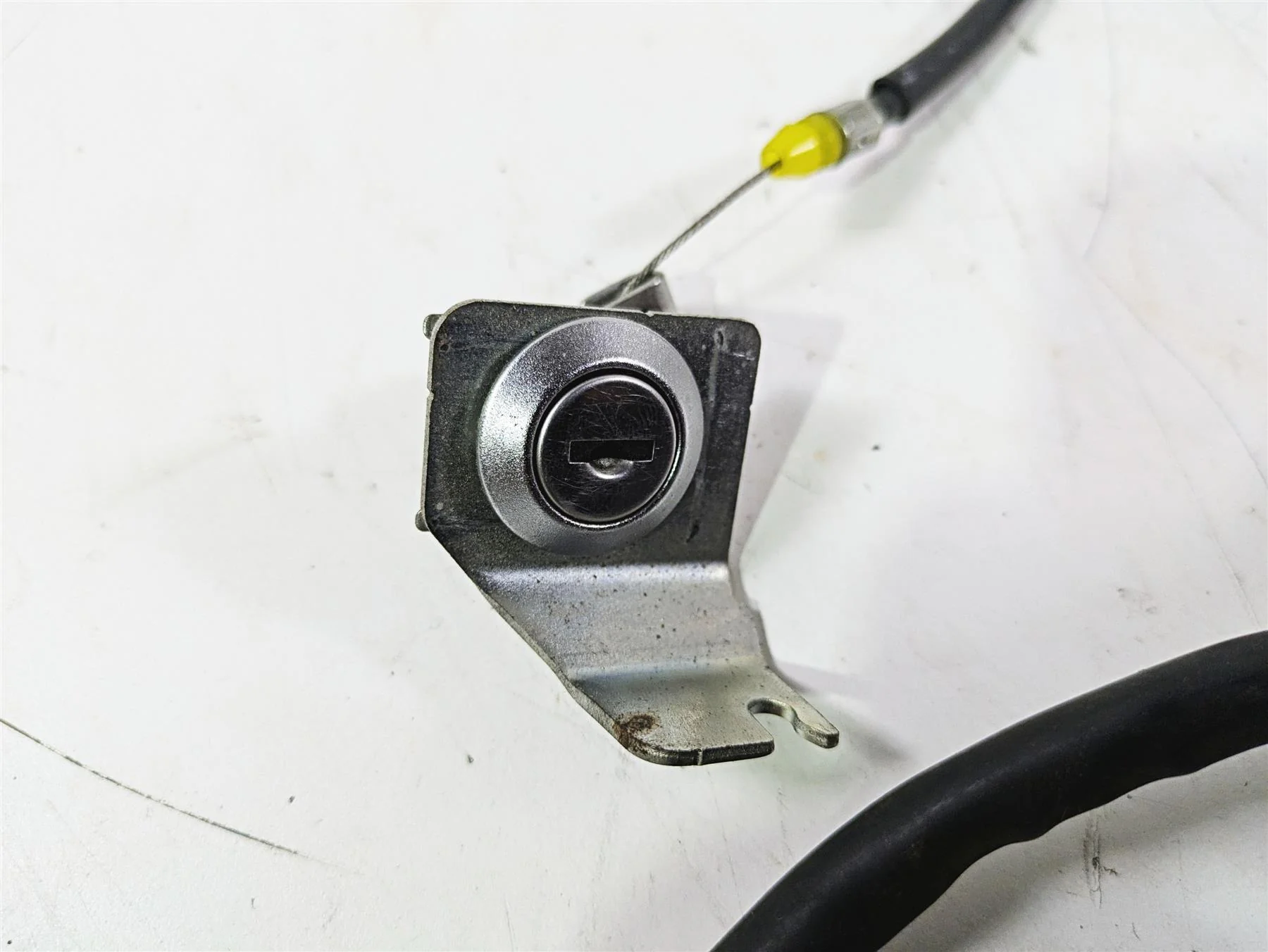 2016 Suzuki GSXR1000 Ignition Switch Key Lock Tank Cap Set 37101-40823 - Image 9