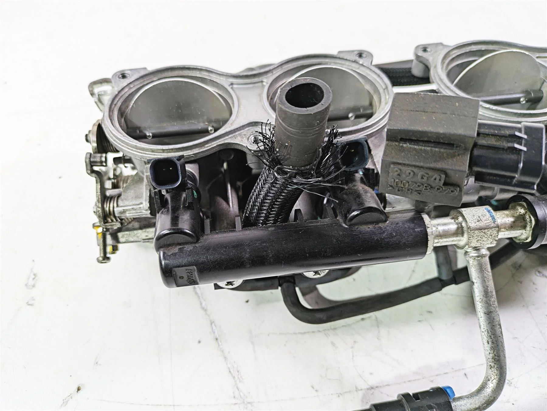 2016 Suzuki GSXR1000 Keihin Throttle Body Bodies Fuel Injection  13406-47H40 - Image 12