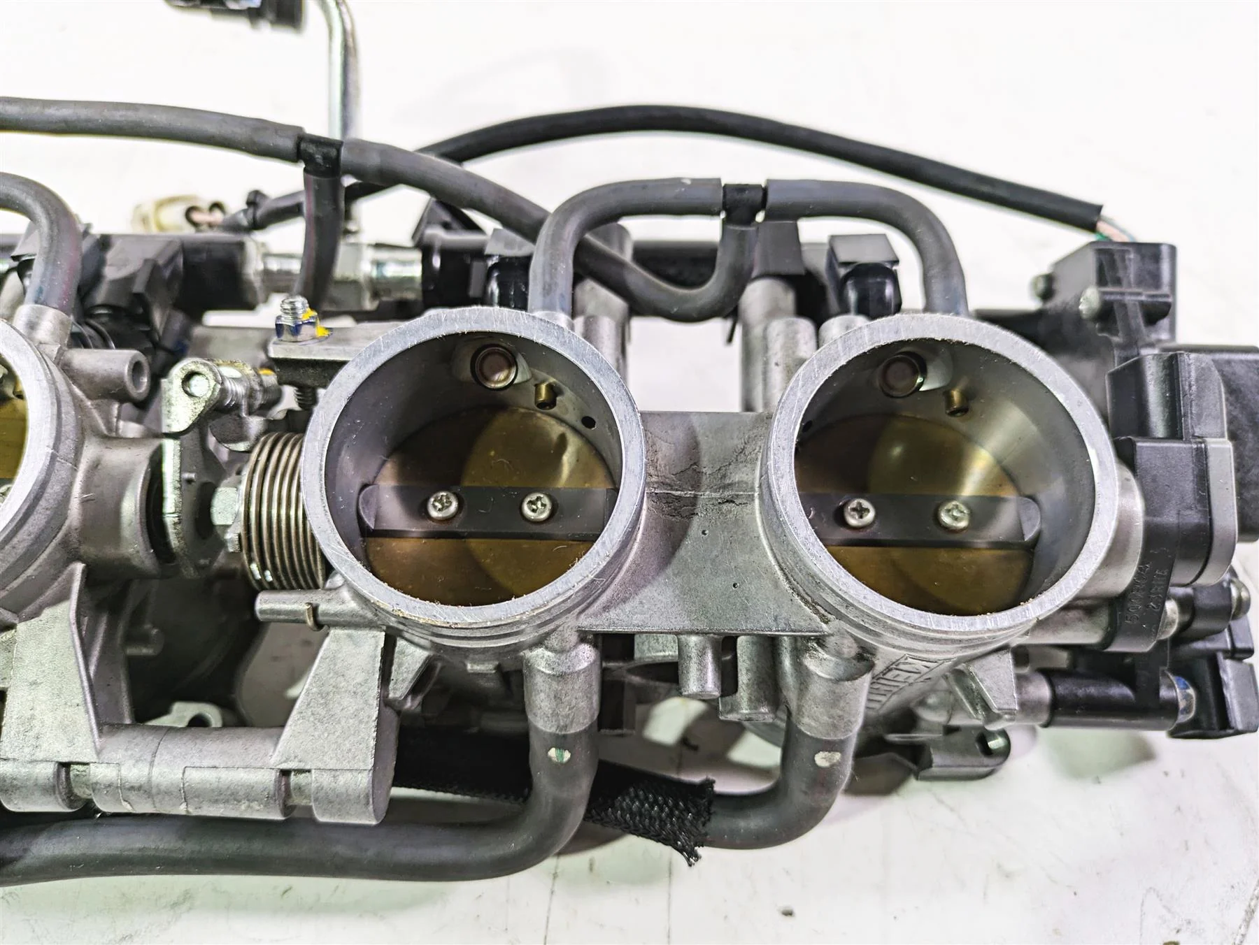 2016 Suzuki GSXR1000 Keihin Throttle Body Bodies Fuel Injection  13406-47H40 - Image 9