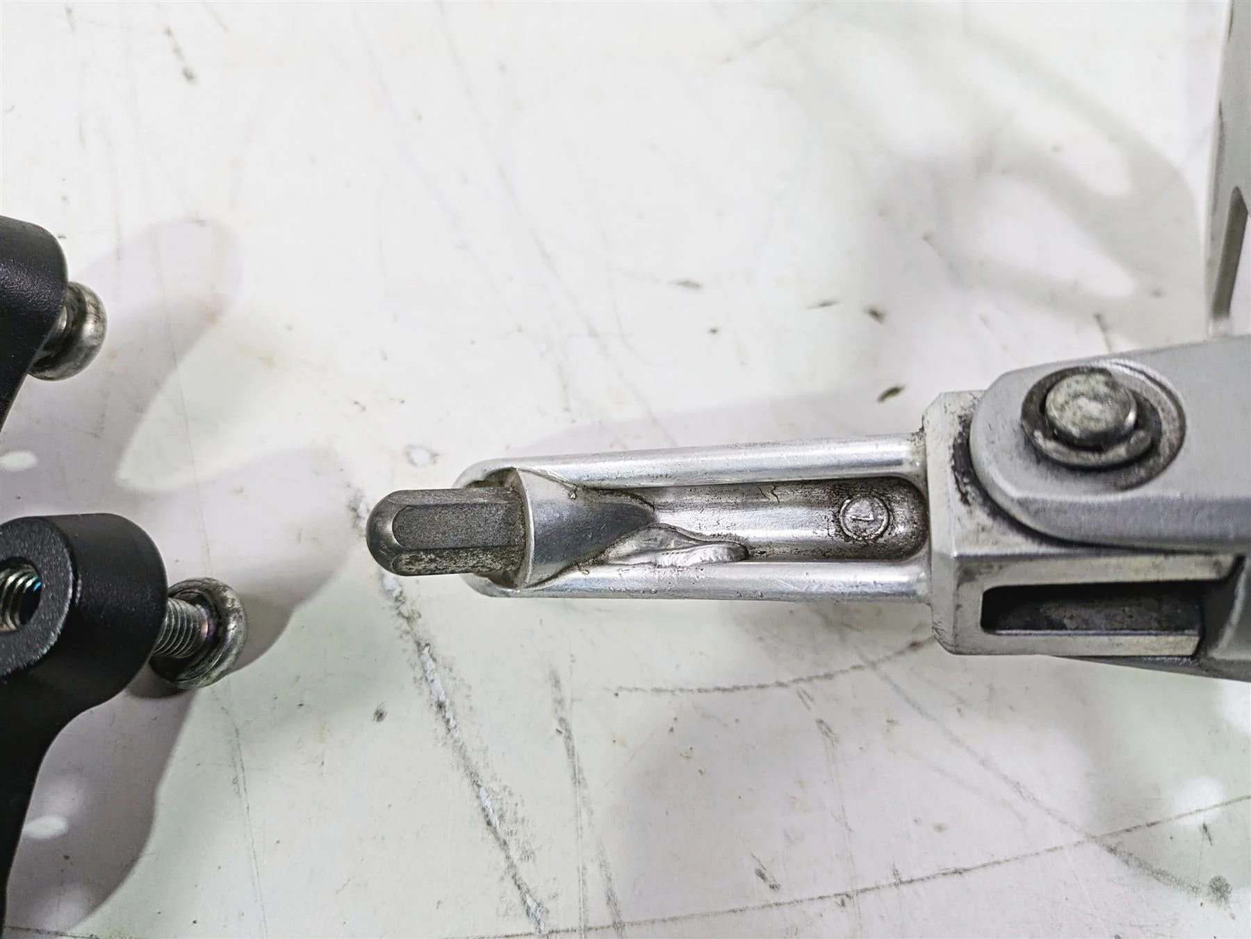 2016 Suzuki GSXR1000 Left Front Rider Driver Foot Peg & Mount 43521-47H20 - Image 10