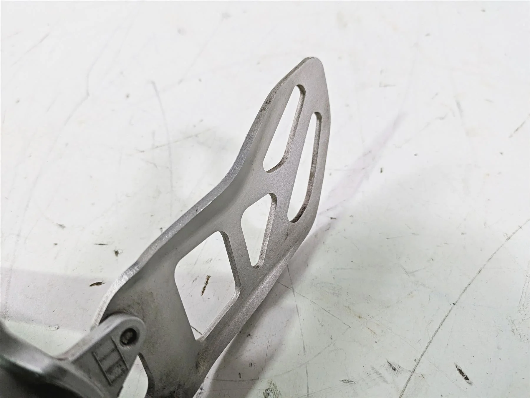 2016 Suzuki GSXR1000 Left Front Rider Driver Foot Peg & Mount 43521-47H20 - Image 11