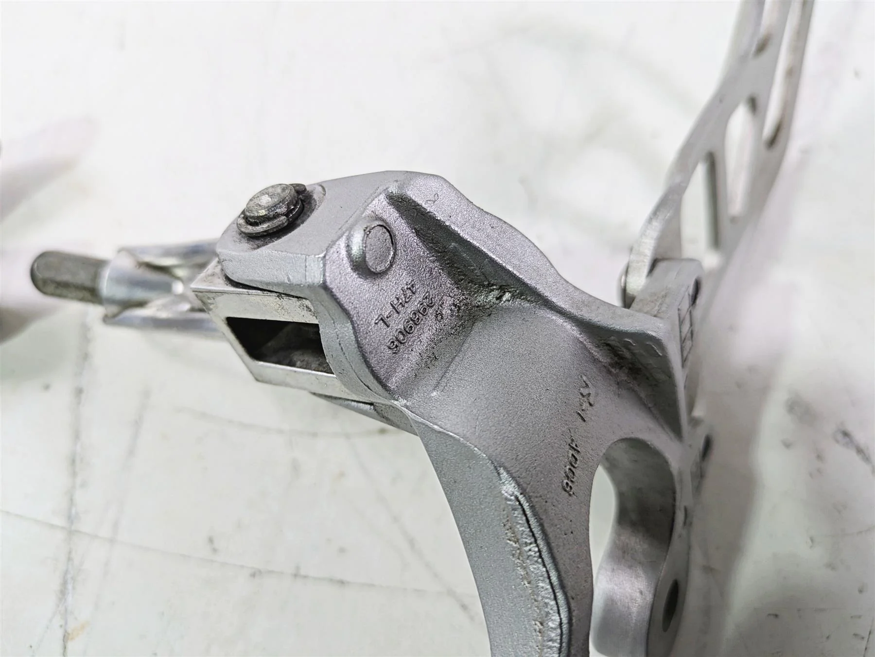 2016 Suzuki GSXR1000 Left Front Rider Driver Foot Peg & Mount 43521-47H20 - Image 9