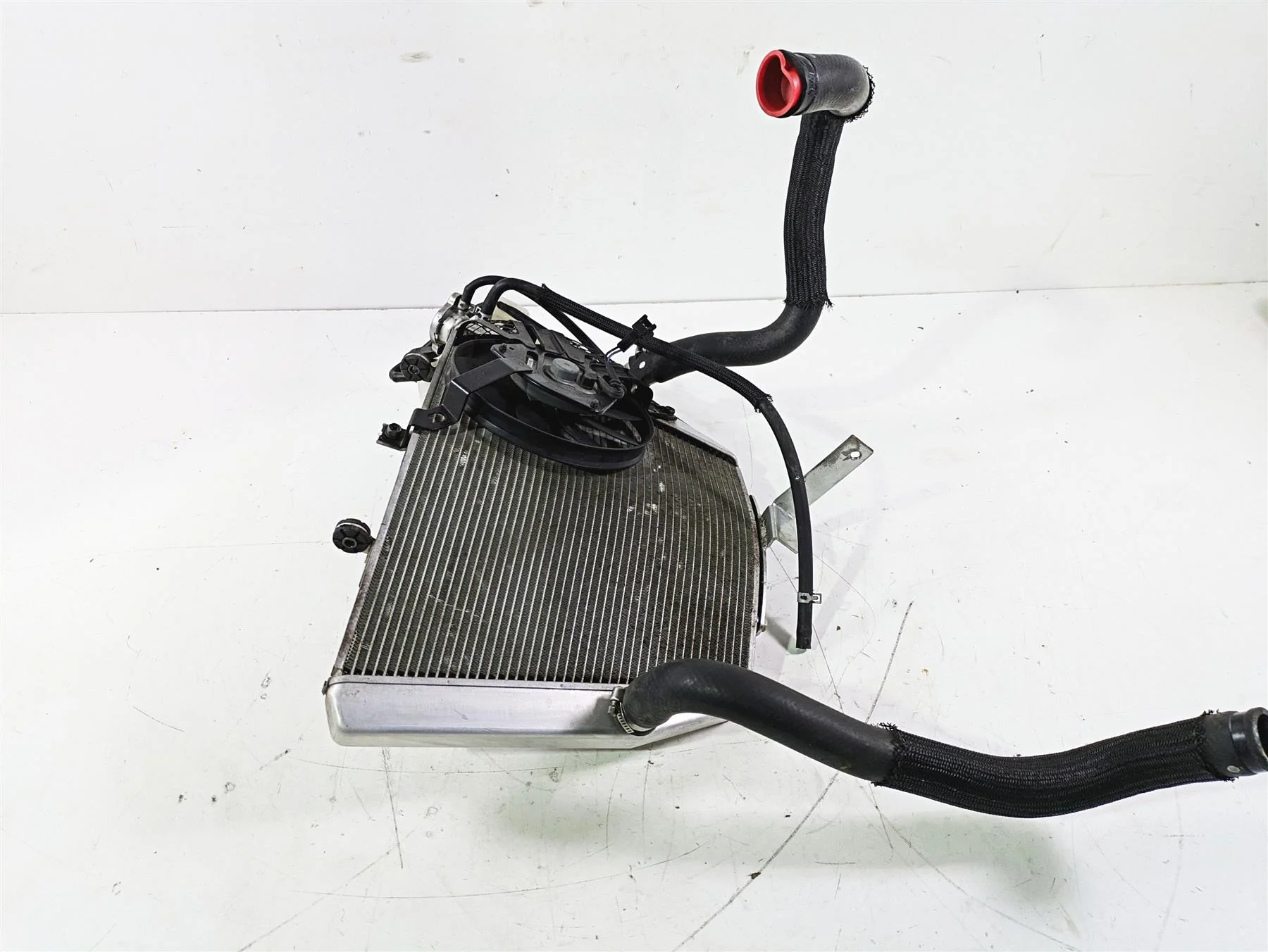 2016 Suzuki GSXR1000 Radiator Fan Reservoir Hoses Set - No Leaks 17710-47H10 - Image 4