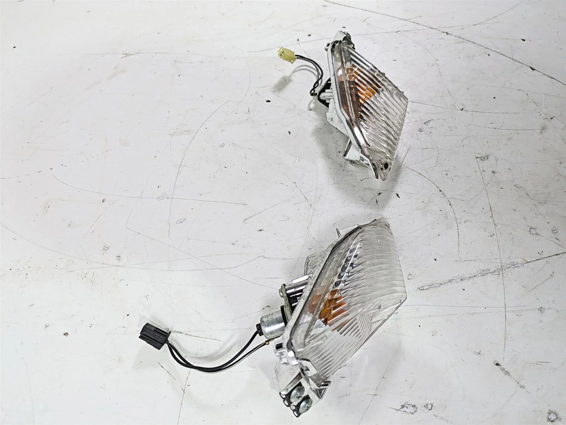 2016 Suzuki GSXR1000 Rear Blinkers Turn Signal Set 35603-47H00 35604-47H00 - Image 2