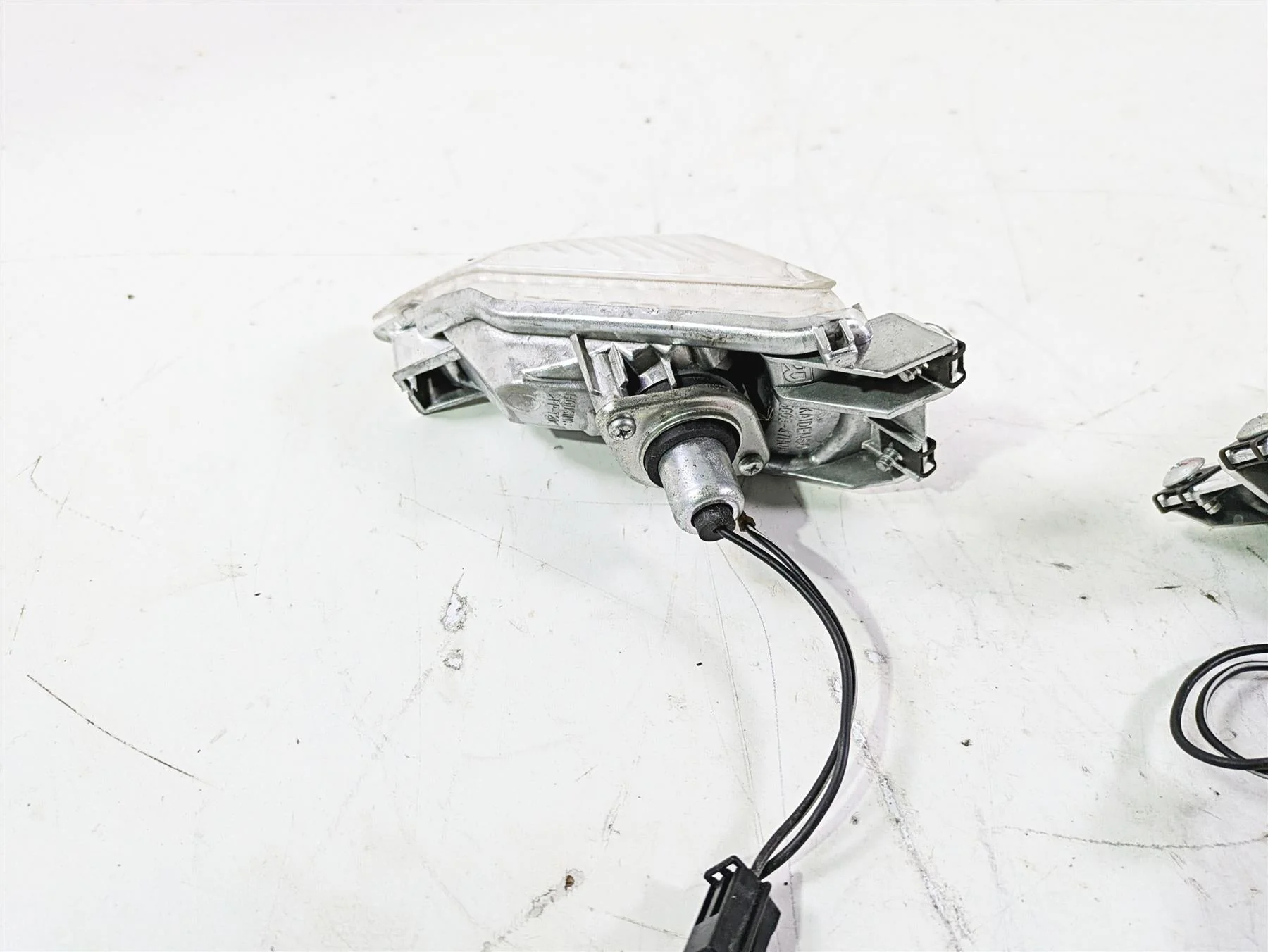 2016 Suzuki GSXR1000 Rear Blinkers Turn Signal Set 35603-47H00 35604-47H00 - Image 8