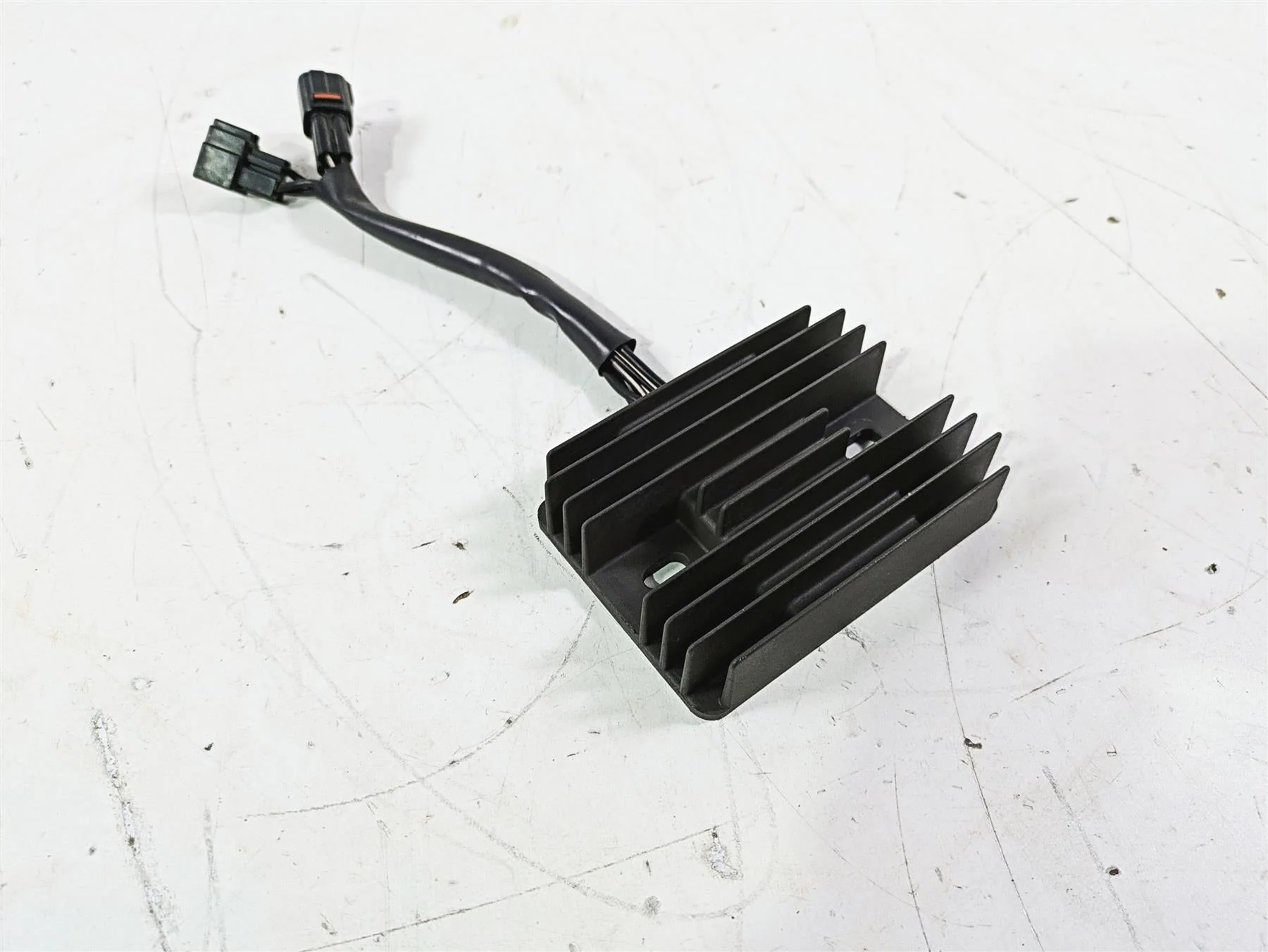 2016 Suzuki GSXR1000 Rectifier Voltage Regulator SH811AA 32800-47H00 - Image 10