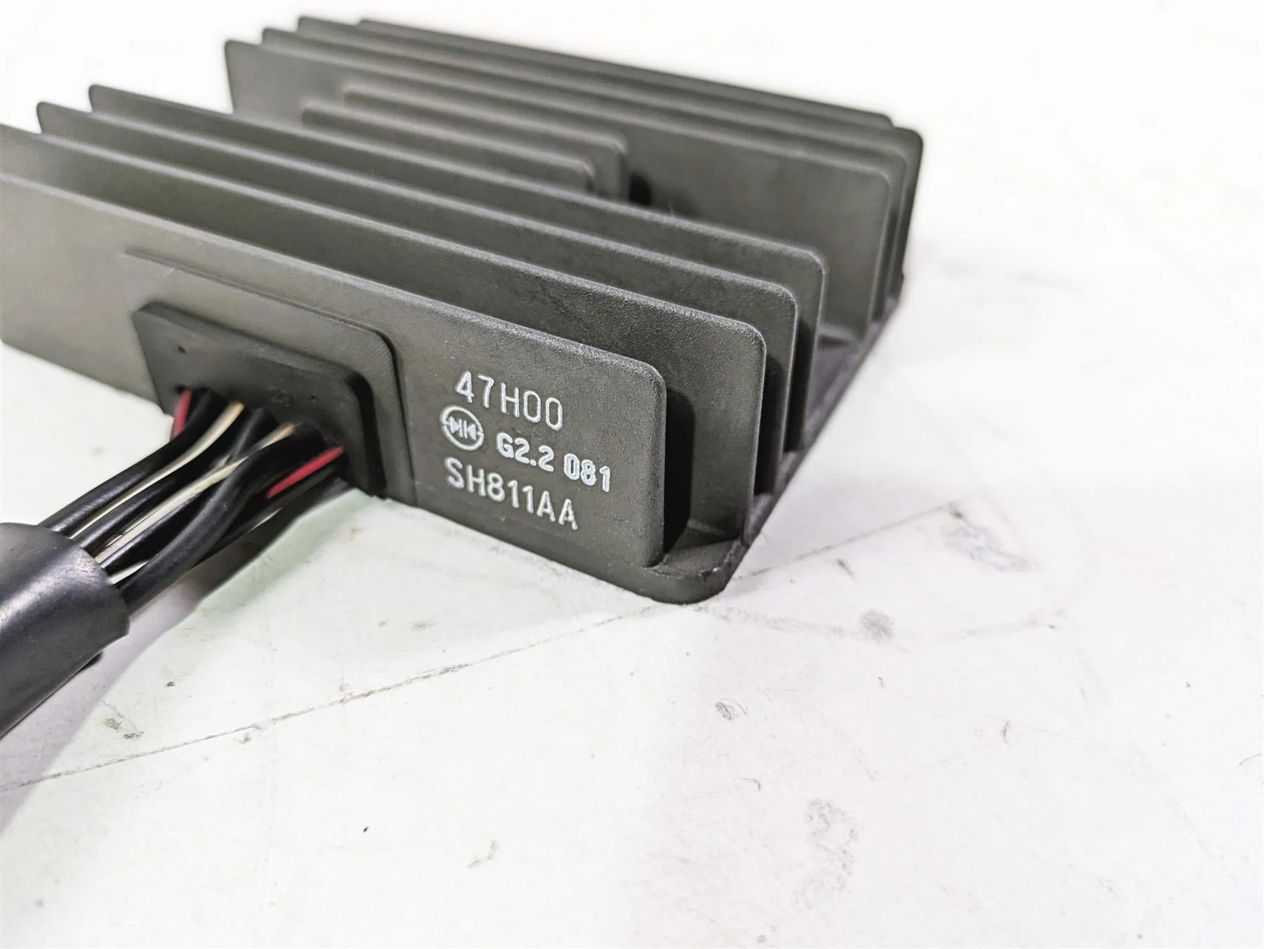 2016 Suzuki GSXR1000 Rectifier Voltage Regulator SH811AA 32800-47H00 - Image 7