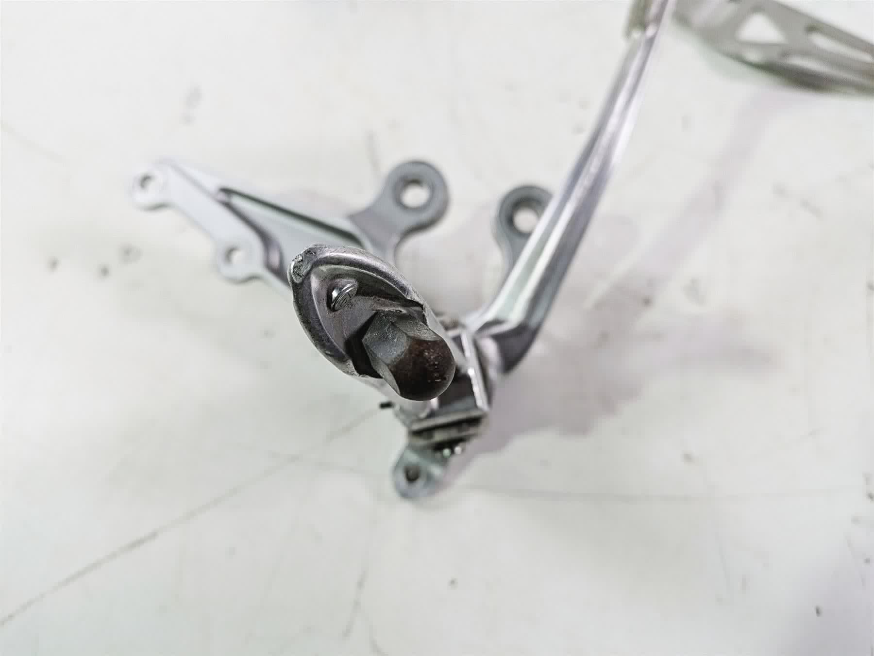 2016 Suzuki GSXR1000 Right Front Foot Peg Brake Pedal & Mount Set 3511-47H10 - Image 10