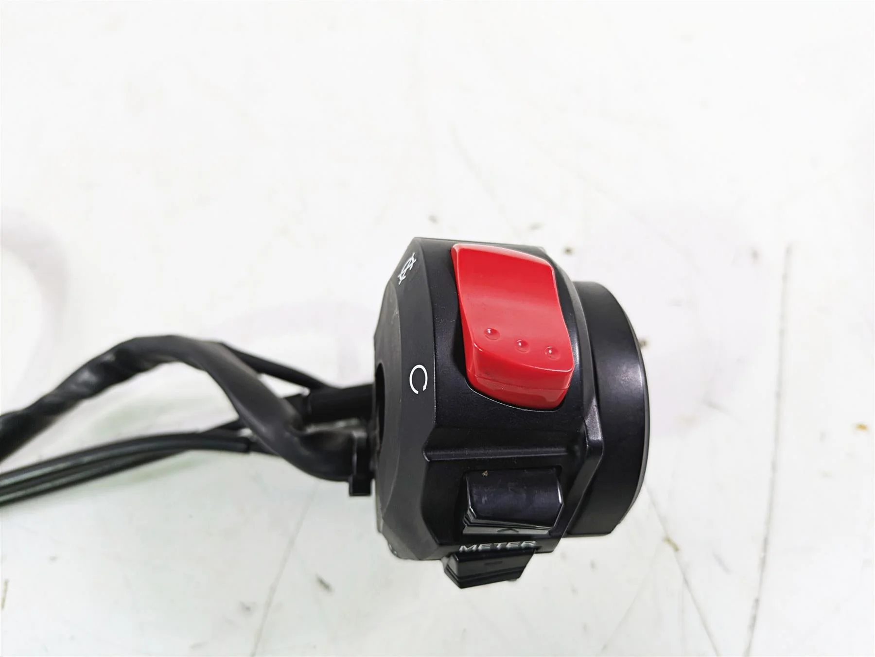 2016 Suzuki GSXR1000 Right Hand Start Stop Control Switch - Read 37200-47H30 - Image 9