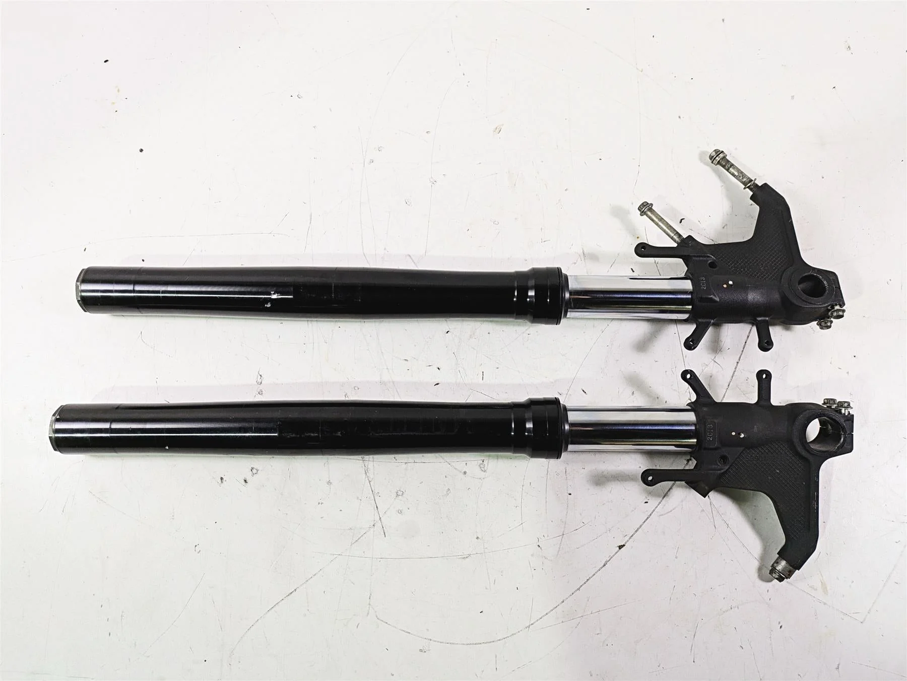 2016 Suzuki GSXR1000 Showa Front Fork Leg Shock Set  51103-47H20 51104-47H20 - Image 2