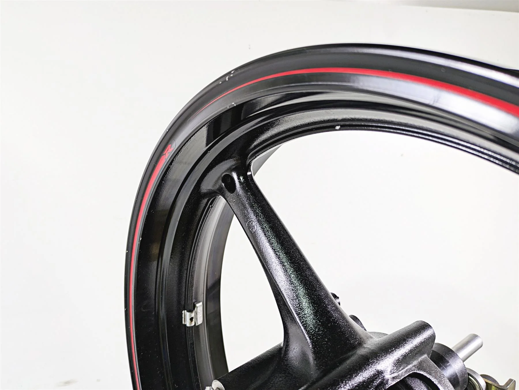 2016 Suzuki GSXR1000 Straight 17x3.5 Front Wheel Rim 54111-37H00-019 - Image 10