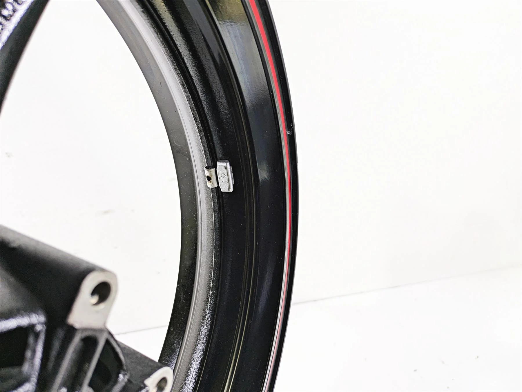2016 Suzuki GSXR1000 Straight 17x3.5 Front Wheel Rim 54111-37H00-019 - Image 11
