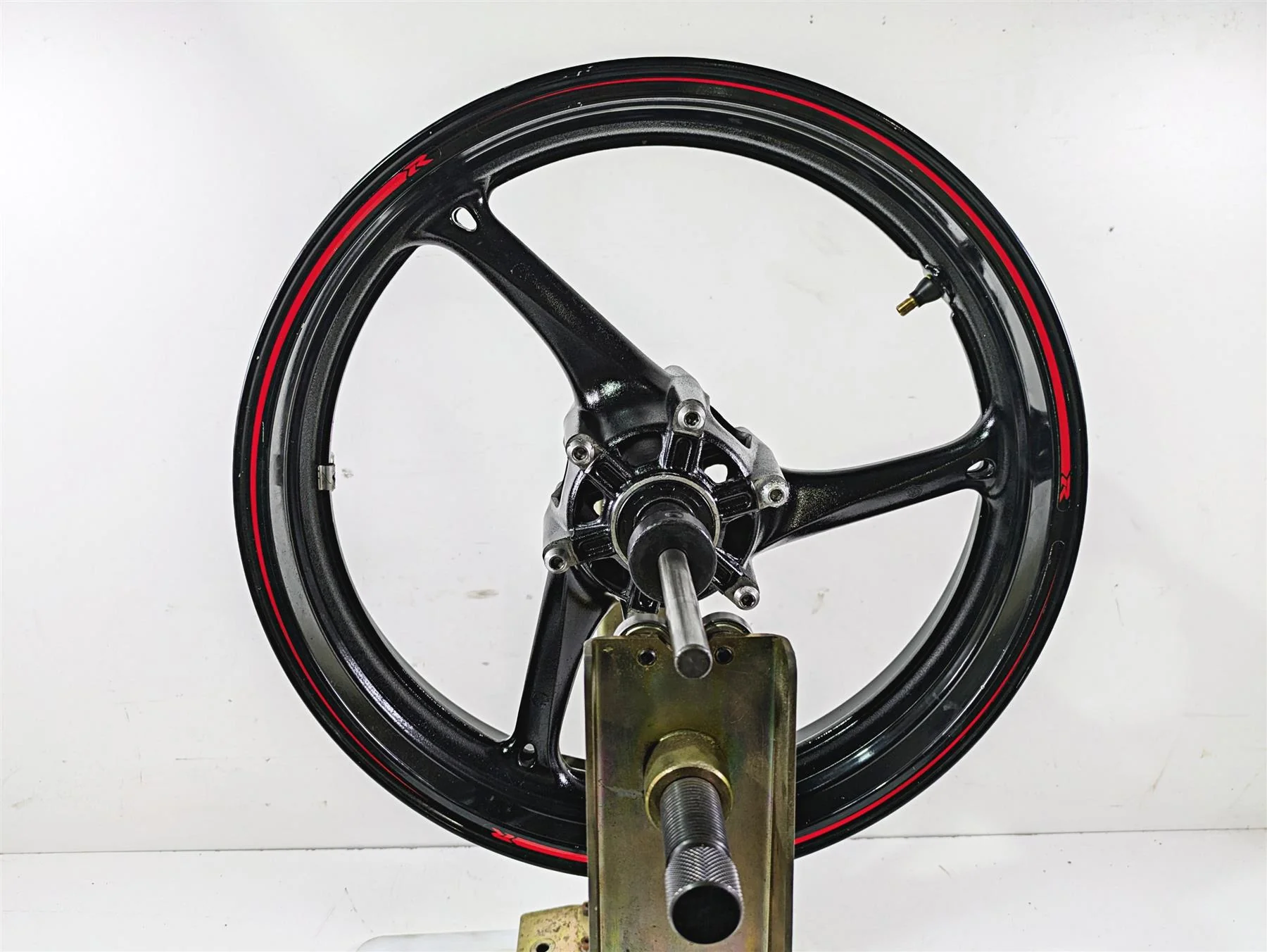 2016 Suzuki GSXR1000 Straight 17x3.5 Front Wheel Rim 54111-37H00-019 - Image 4