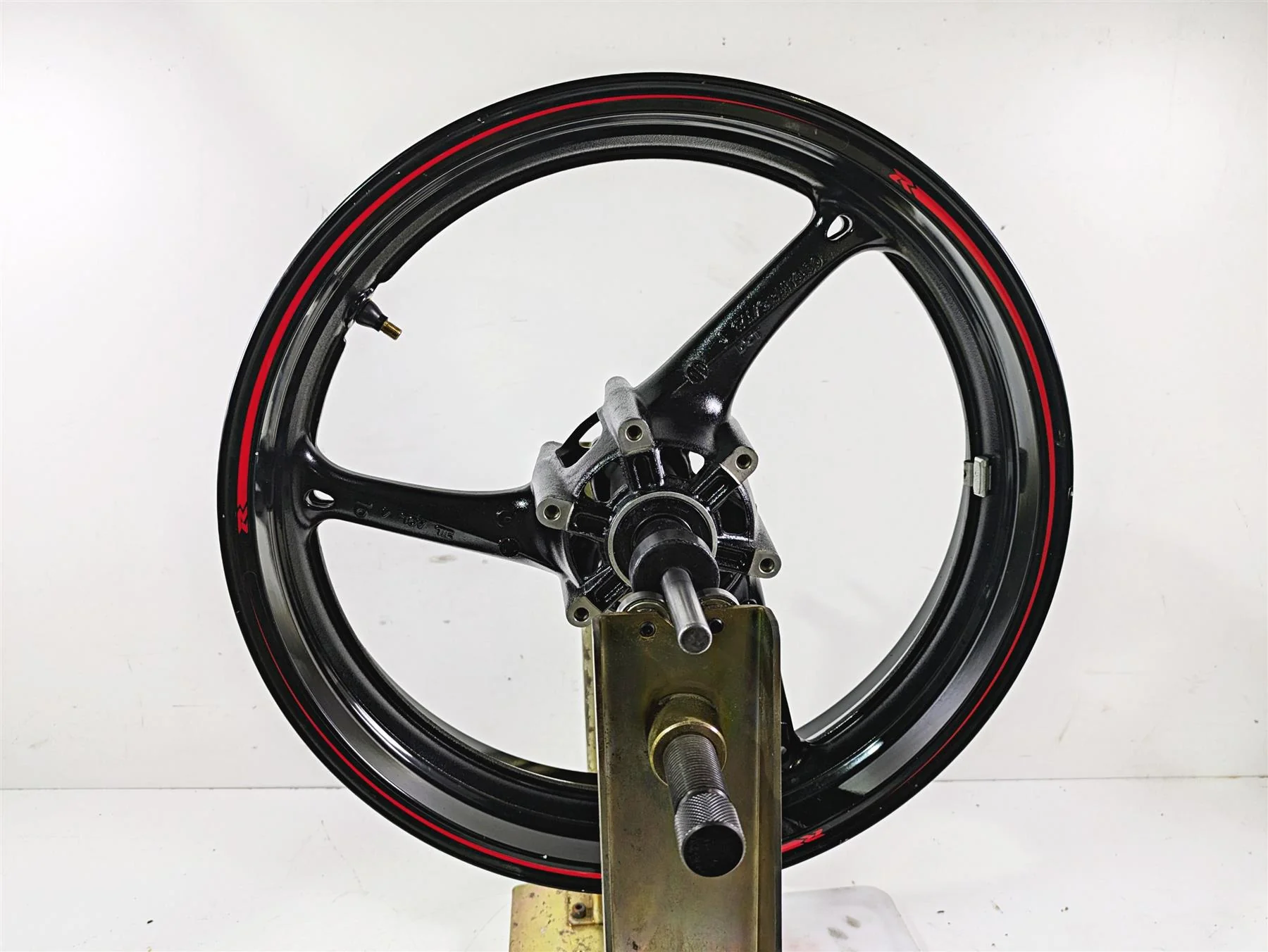 2016 Suzuki GSXR1000 Straight 17x3.5 Front Wheel Rim 54111-37H00-019 - Image 5