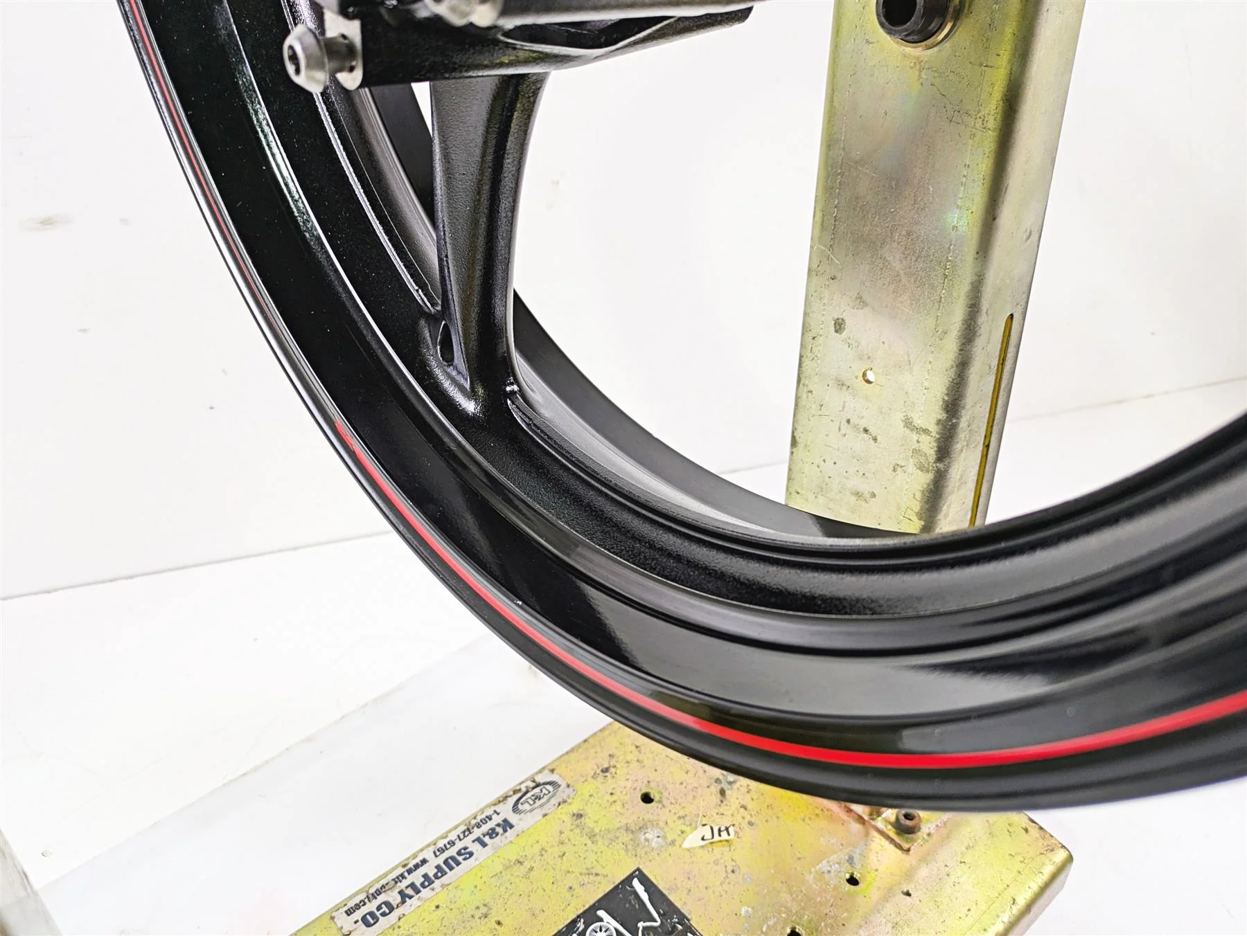 2016 Suzuki GSXR1000 Straight 17x3.5 Front Wheel Rim 54111-37H00-019 - Image 9