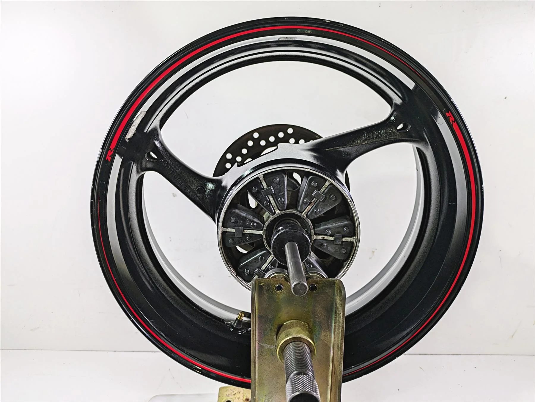 2016 Suzuki GSXR1000 Straight 17x6 Rear Wheel Rim 64111-47H00-019