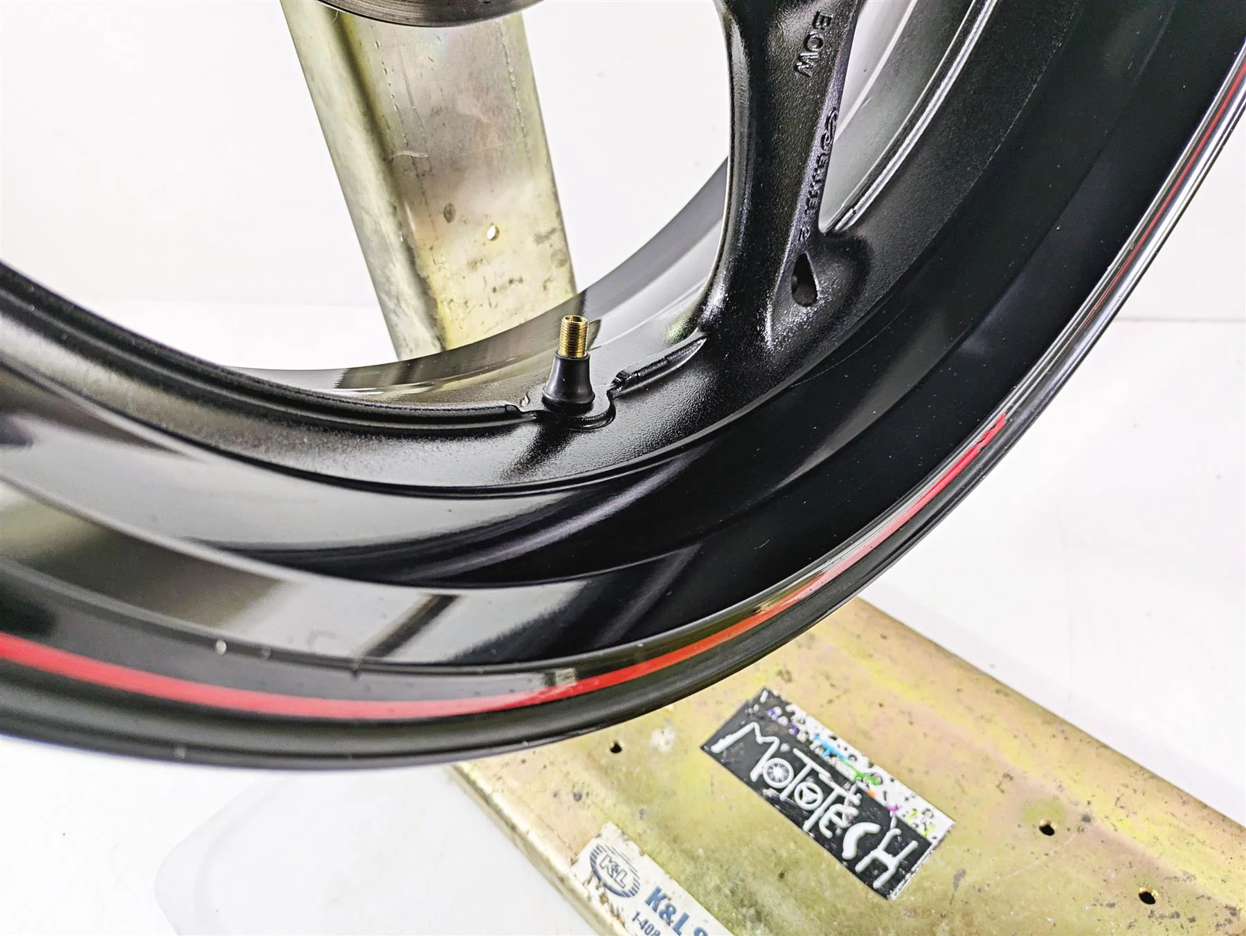 2016 Suzuki GSXR1000 Straight 17x6 Rear Wheel Rim 64111-47H00-019 - Image 11