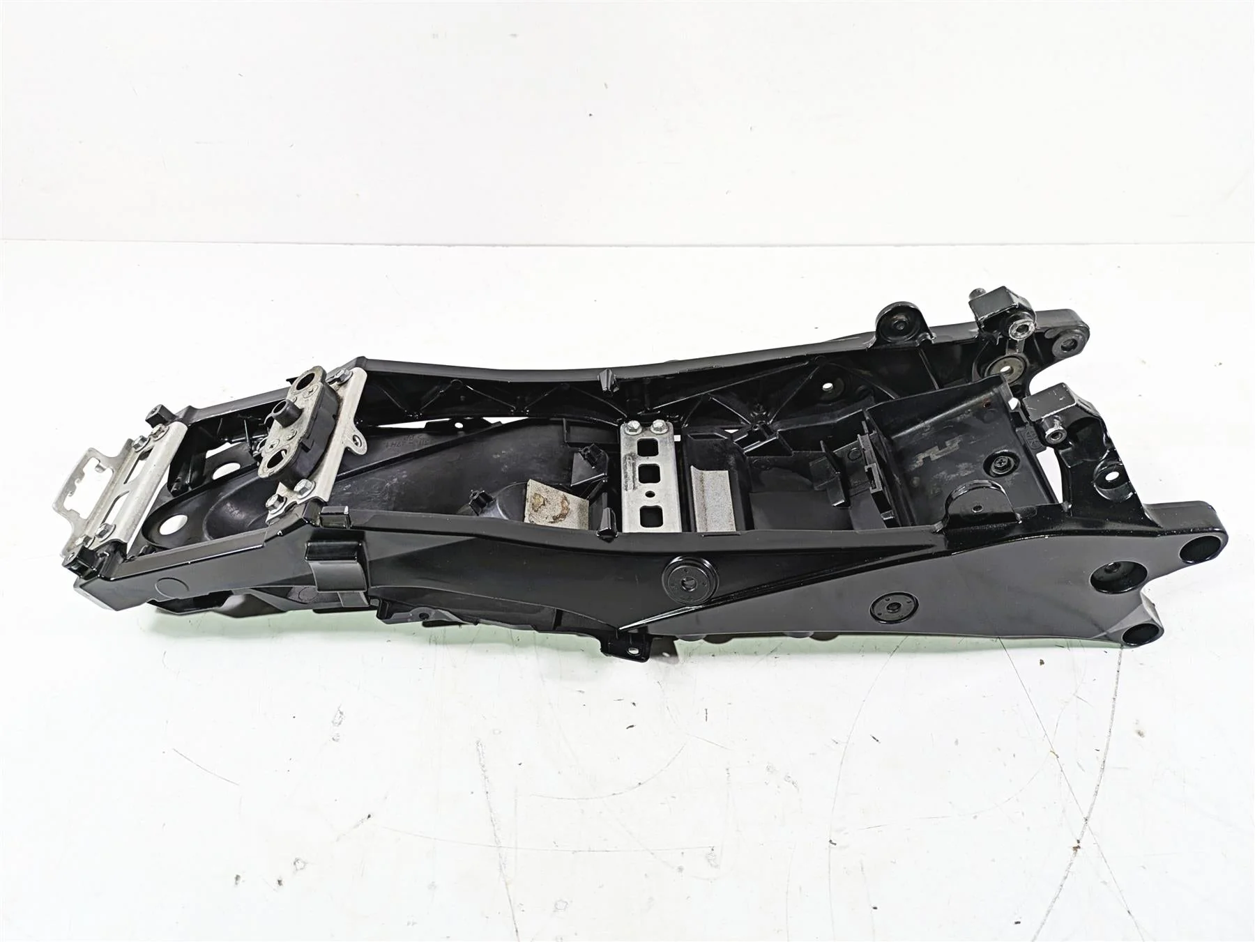 2016 Suzuki GSXR1000 Straight Subframe Inner Fender Set 41211-47H00 41221-47H00