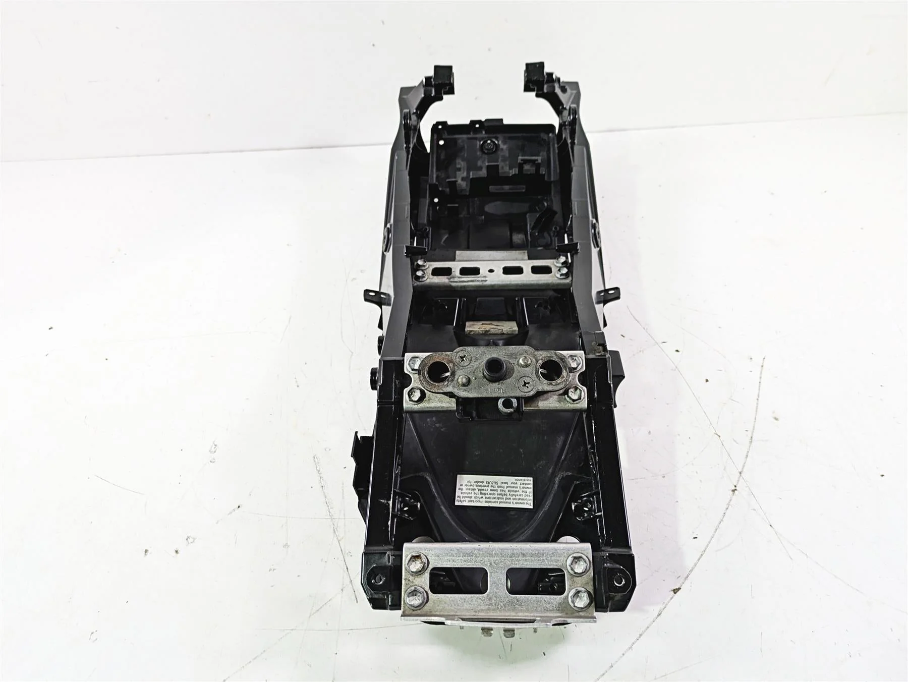 2016 Suzuki GSXR1000 Straight Subframe Inner Fender Set 41211-47H00 41221-47H00 - Image 2