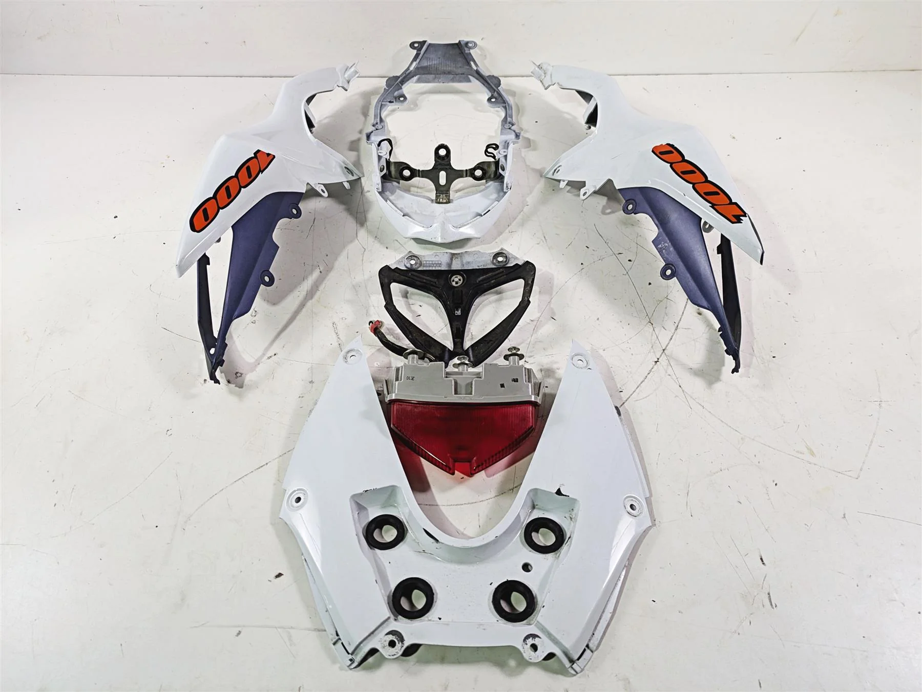 2016 Suzuki GSXR1000 Tail Fairing Cover & Taillight Set 47310-47H00 - Image 8