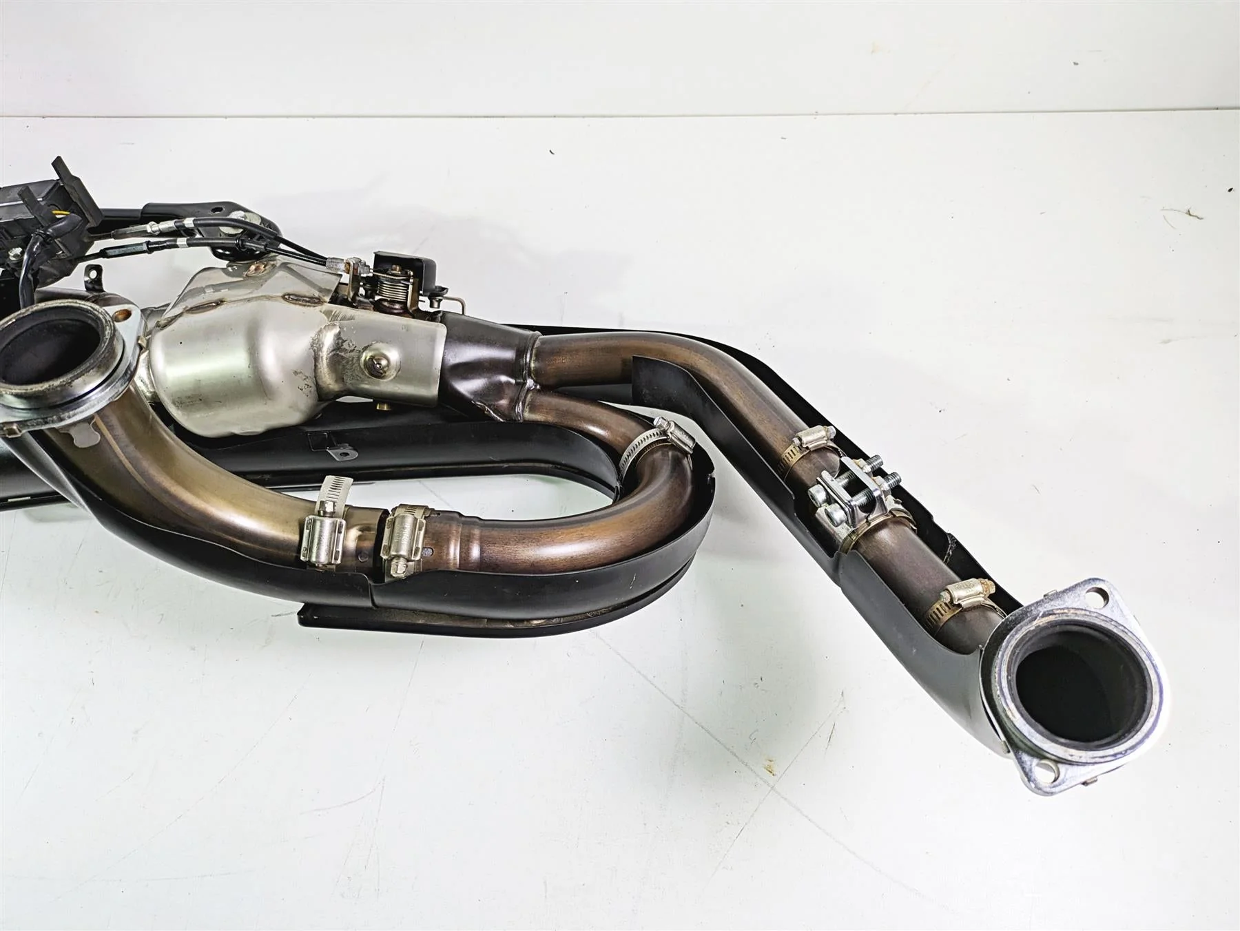 2016 Suzuki M109R VZR1800 Boulevard Exhaust Pipe System & Servo 14305-48G70-H01 - Image 9