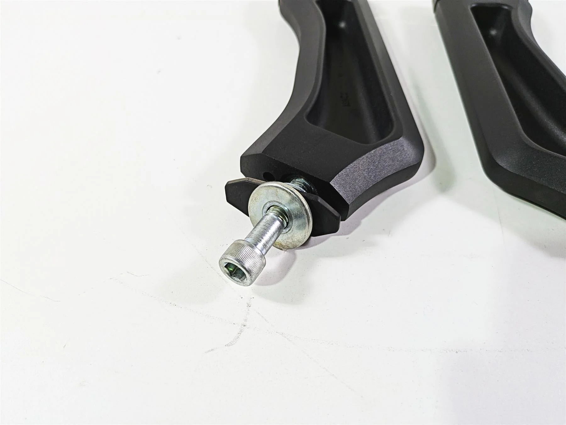 2016 Suzuki M109R VZR1800 Boulevard Handlebar Holder Riser Set 56224-48G30 - Image 11