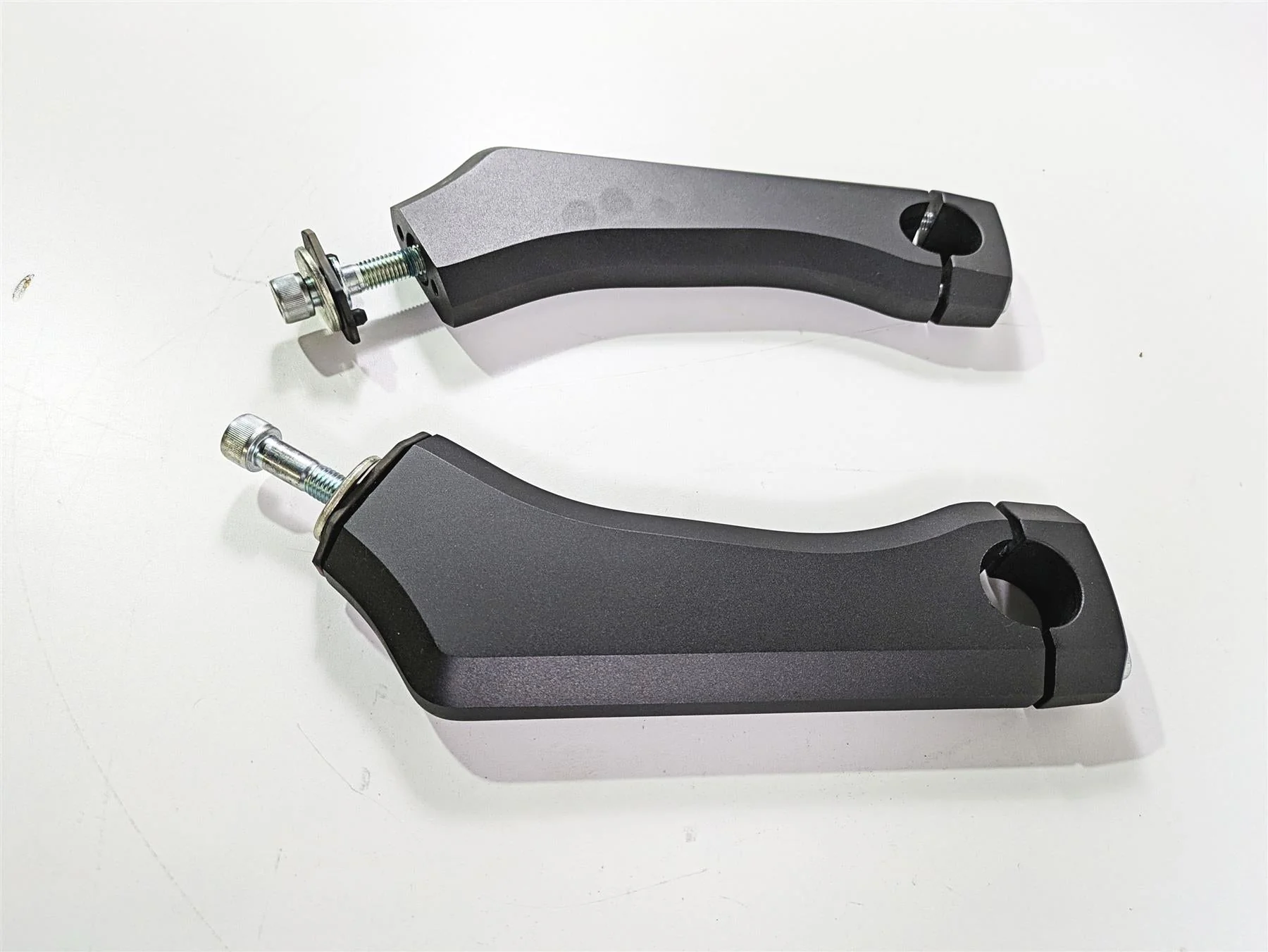 2016 Suzuki M109R VZR1800 Boulevard Handlebar Holder Riser Set 56224-48G30 - Image 3