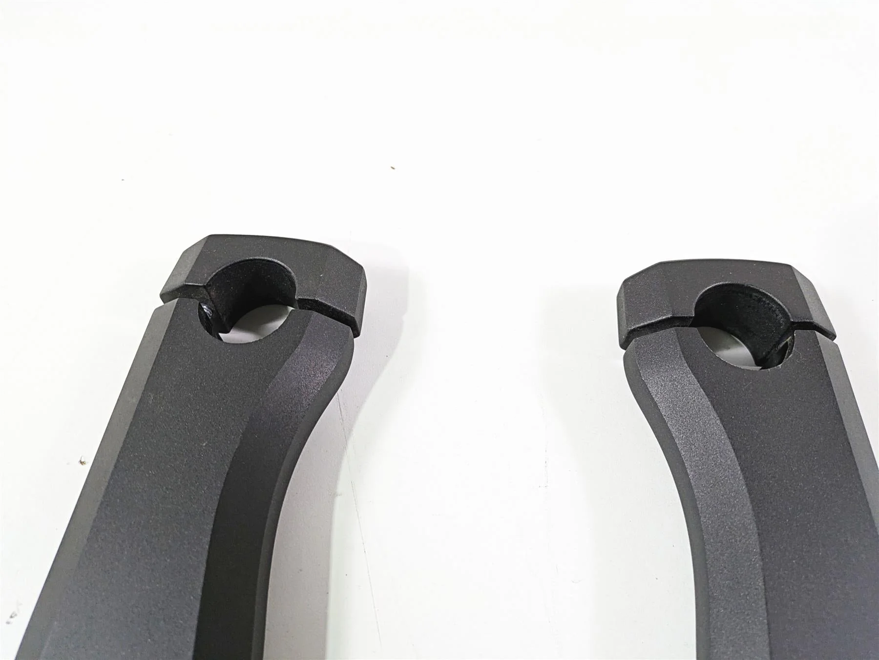2016 Suzuki M109R VZR1800 Boulevard Handlebar Holder Riser Set 56224-48G30 - Image 6