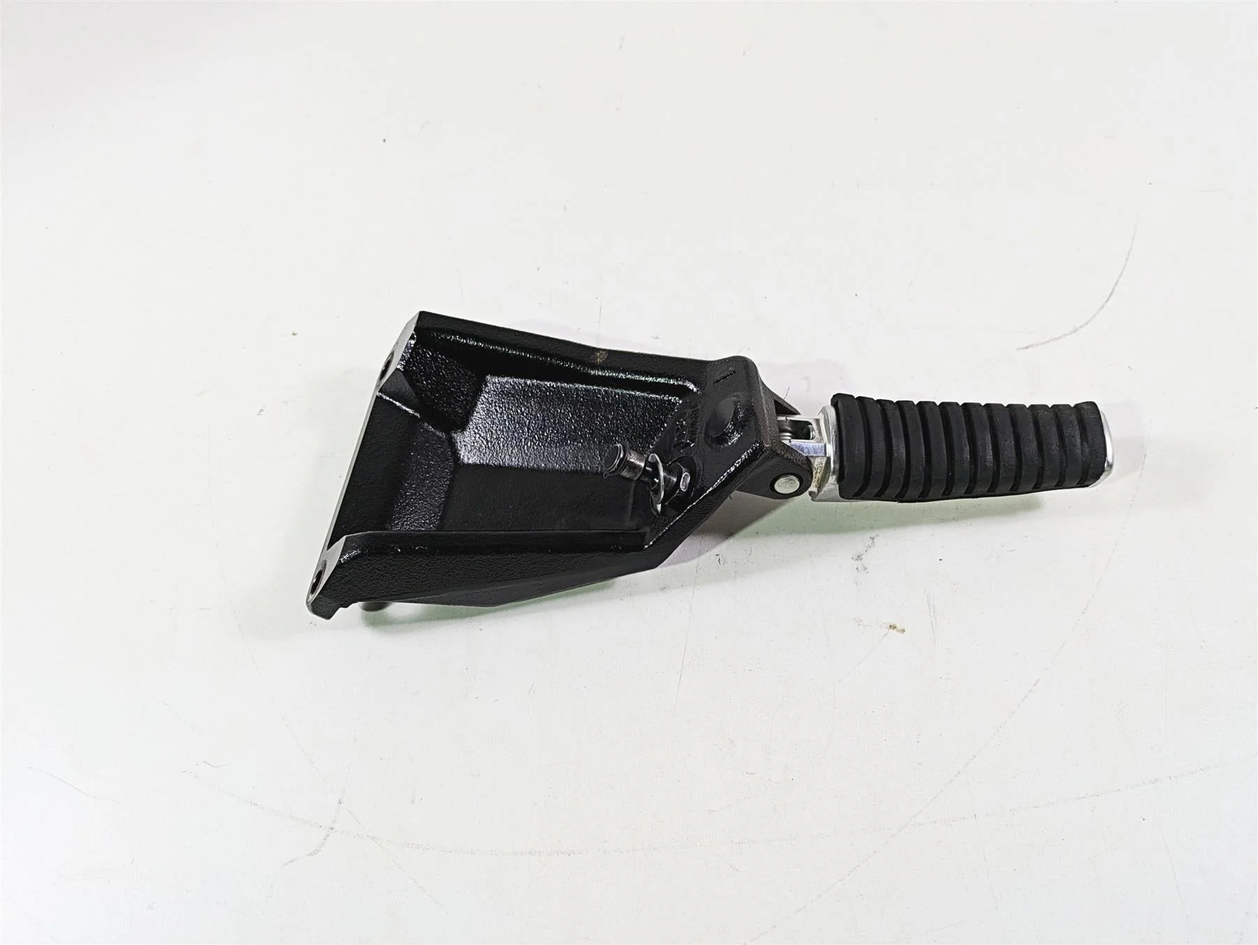 2016 Suzuki M109R VZR1800 Boulevard Left Front Footpeg + Mount 43521-48G01 - Image 3