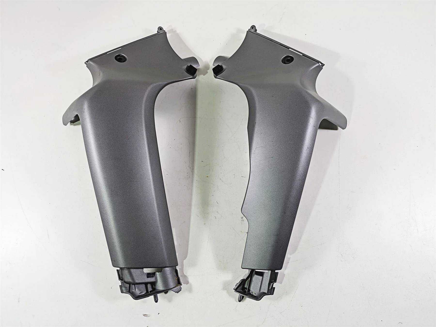 2016 Suzuki M109R VZR1800 Boulevard Radiator Fairing Cover Set 47551-48G0 - Image 4