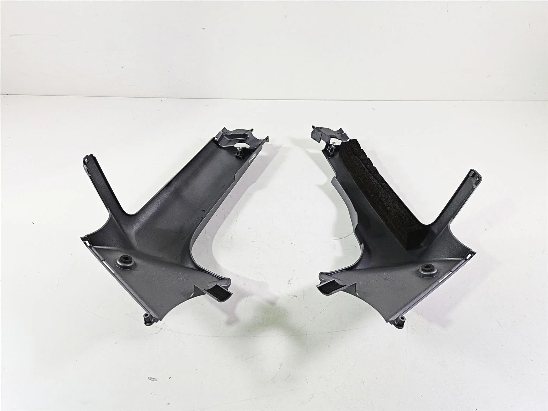 2016 Suzuki M109R VZR1800 Boulevard Radiator Fairing Cover Set 47551-48G0 - Image 8