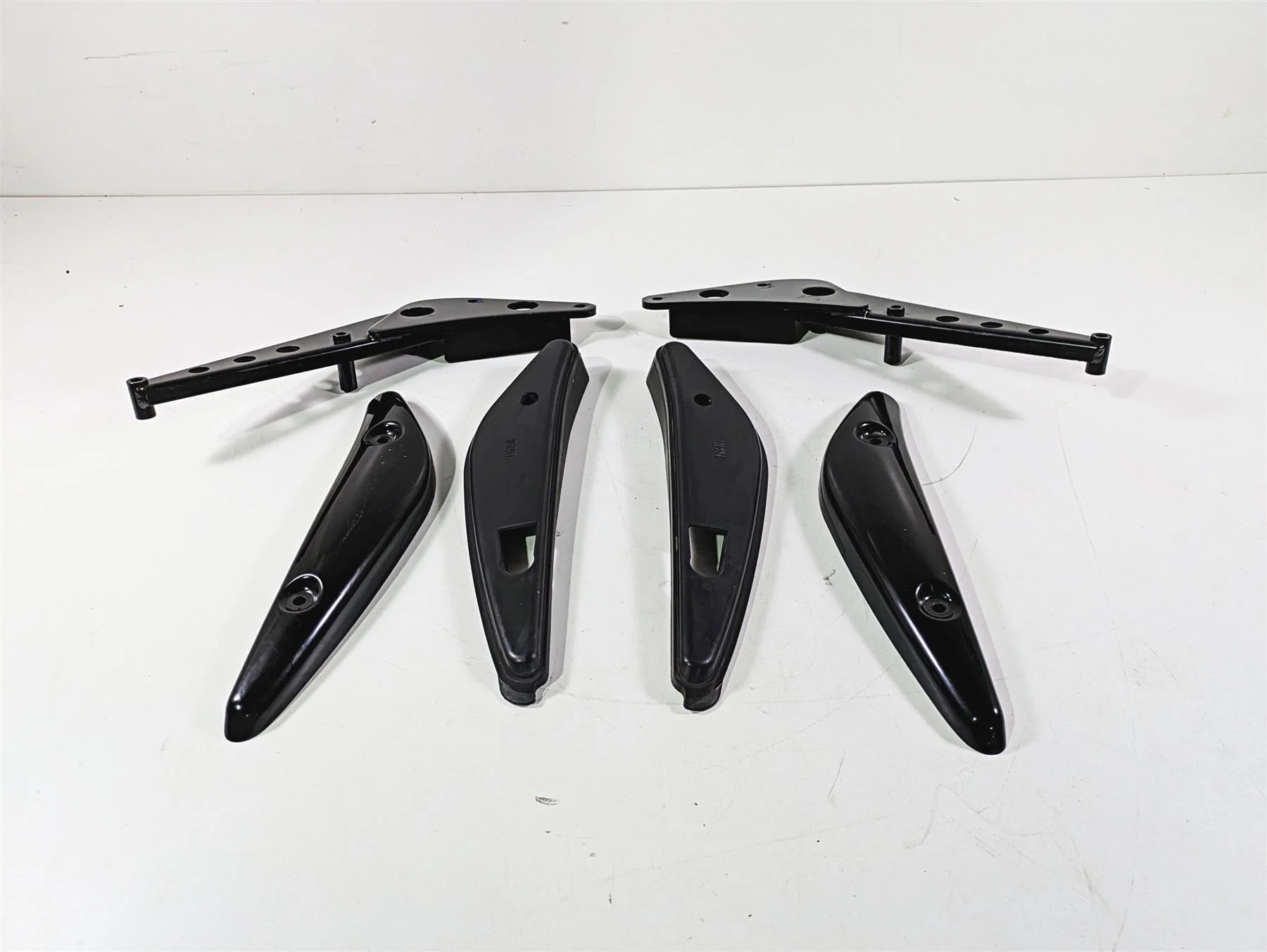 2016 Suzuki M109R VZR1800 Boulevard Rear Fender Strut Cover Set 41630-48G20